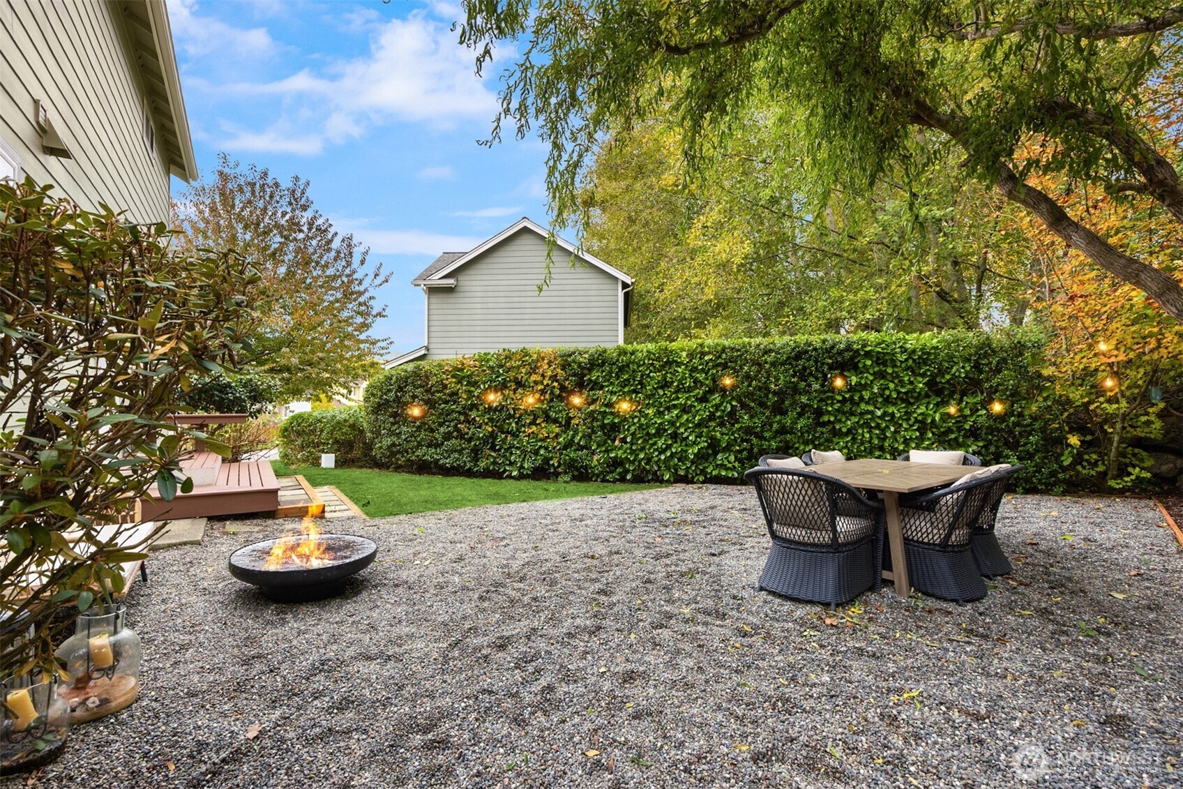 816 Strawberry Lane NW