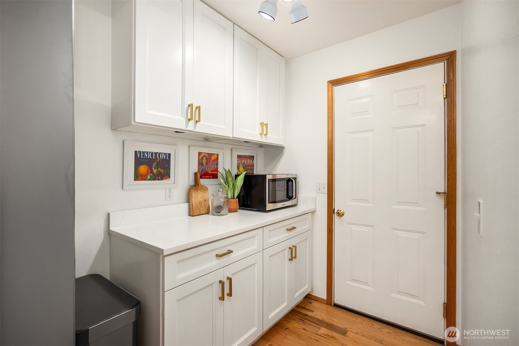 816 Strawberry Lane NW