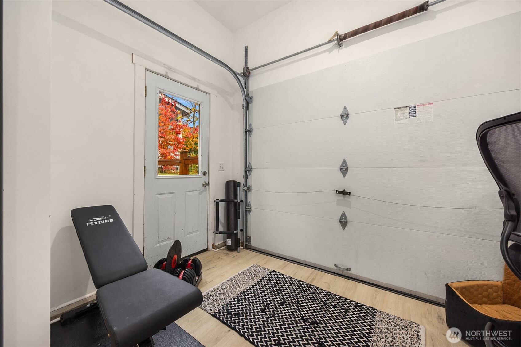 816 Strawberry Lane NW