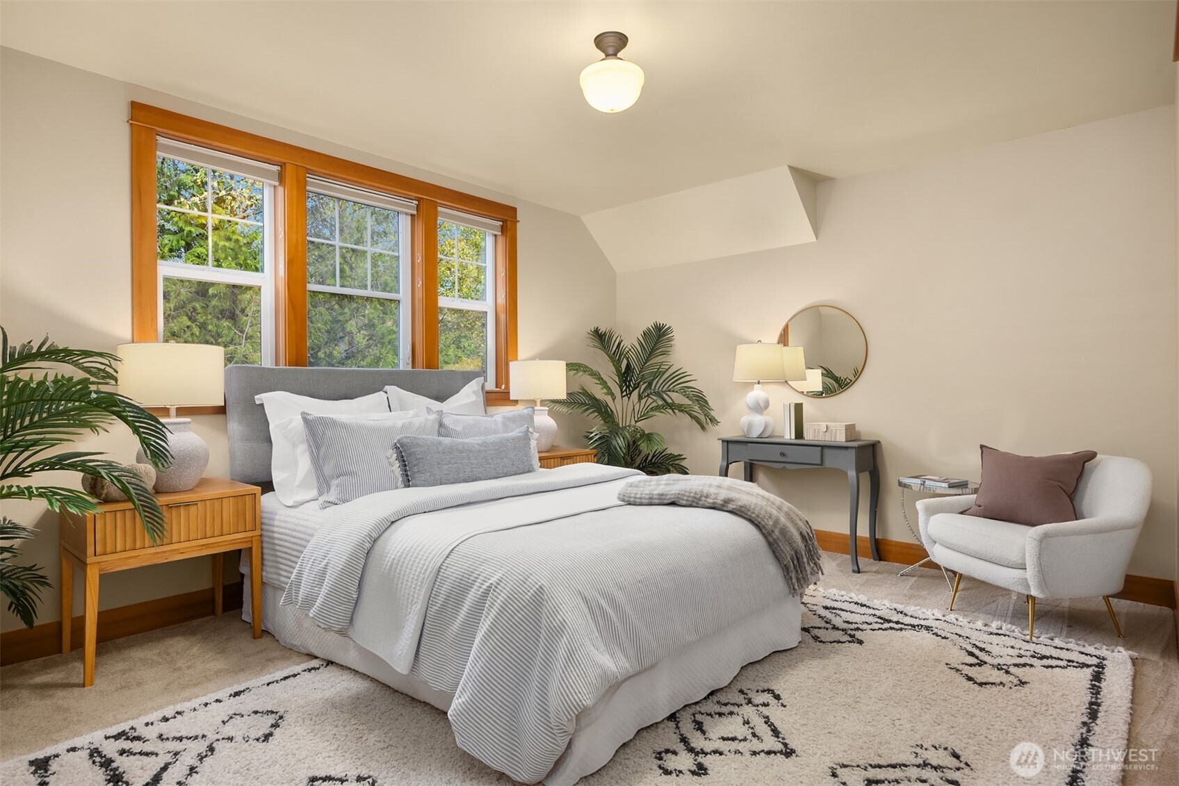 9641 NE North Town Loop