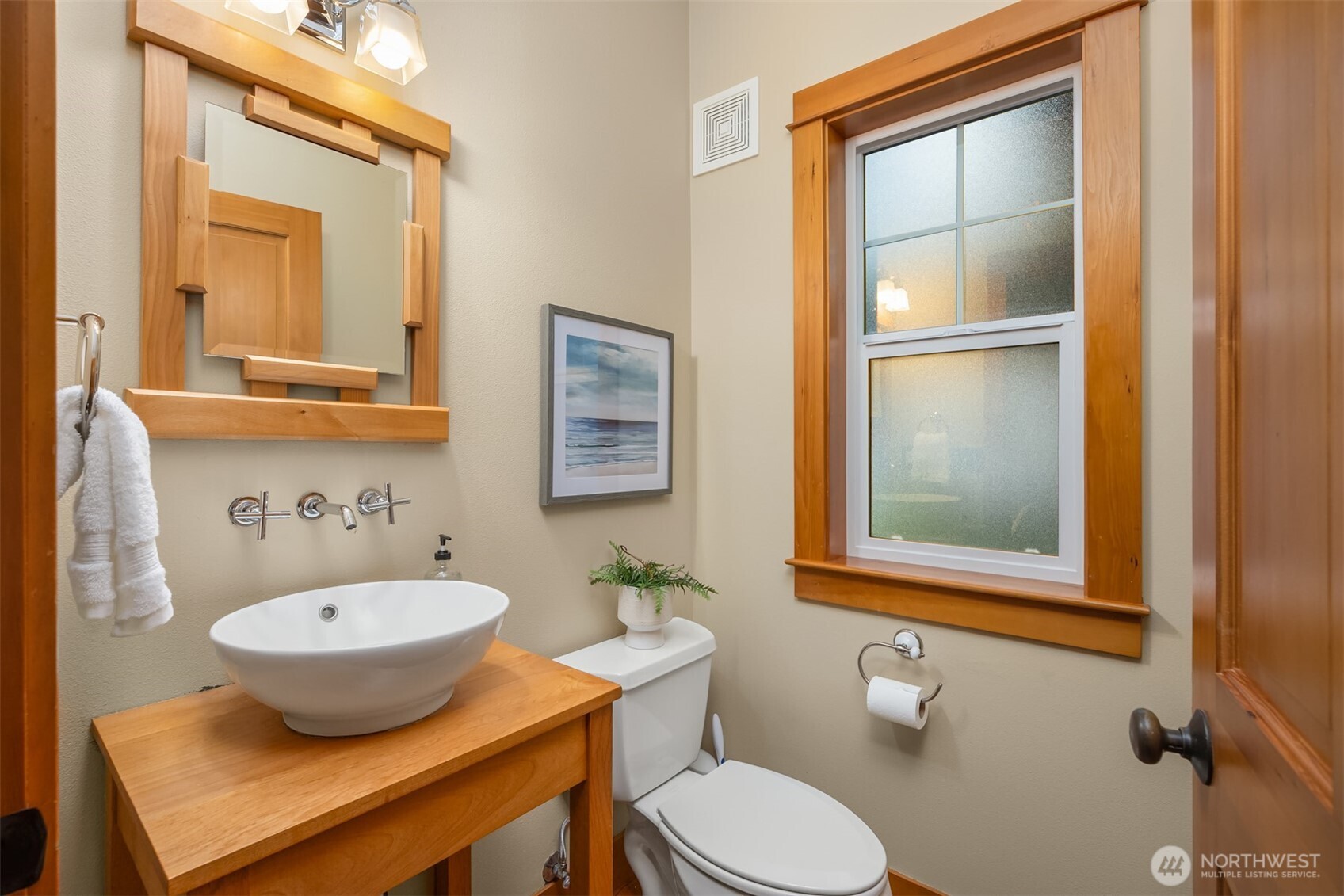 9641 NE North Town Loop