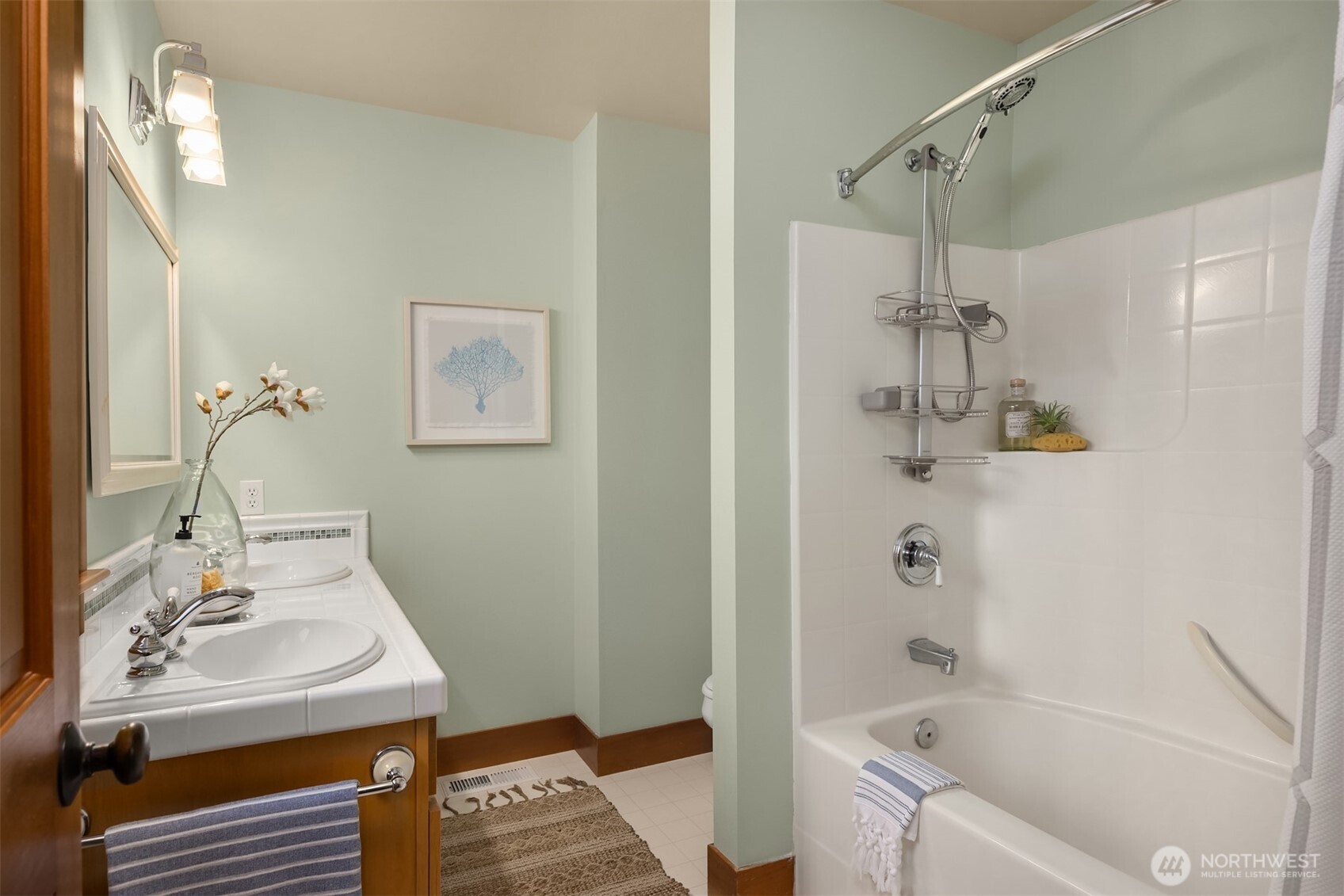 9641 NE North Town Loop