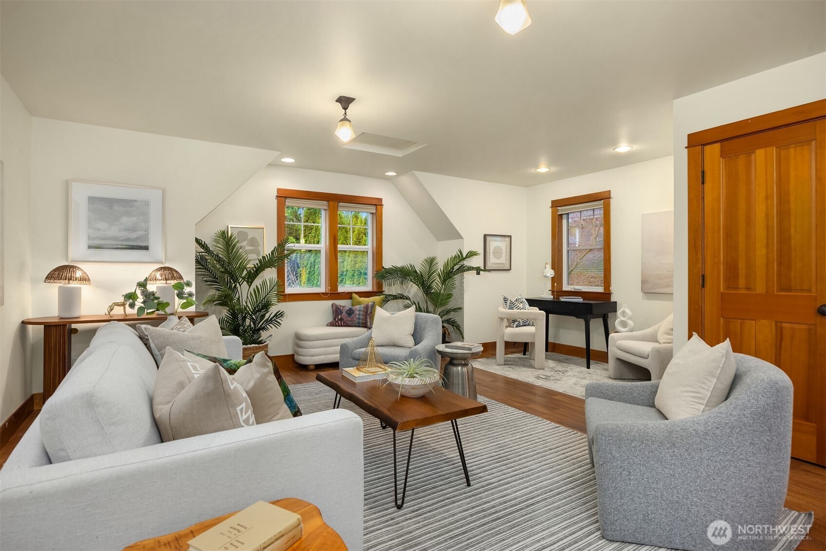 9641 NE North Town Loop