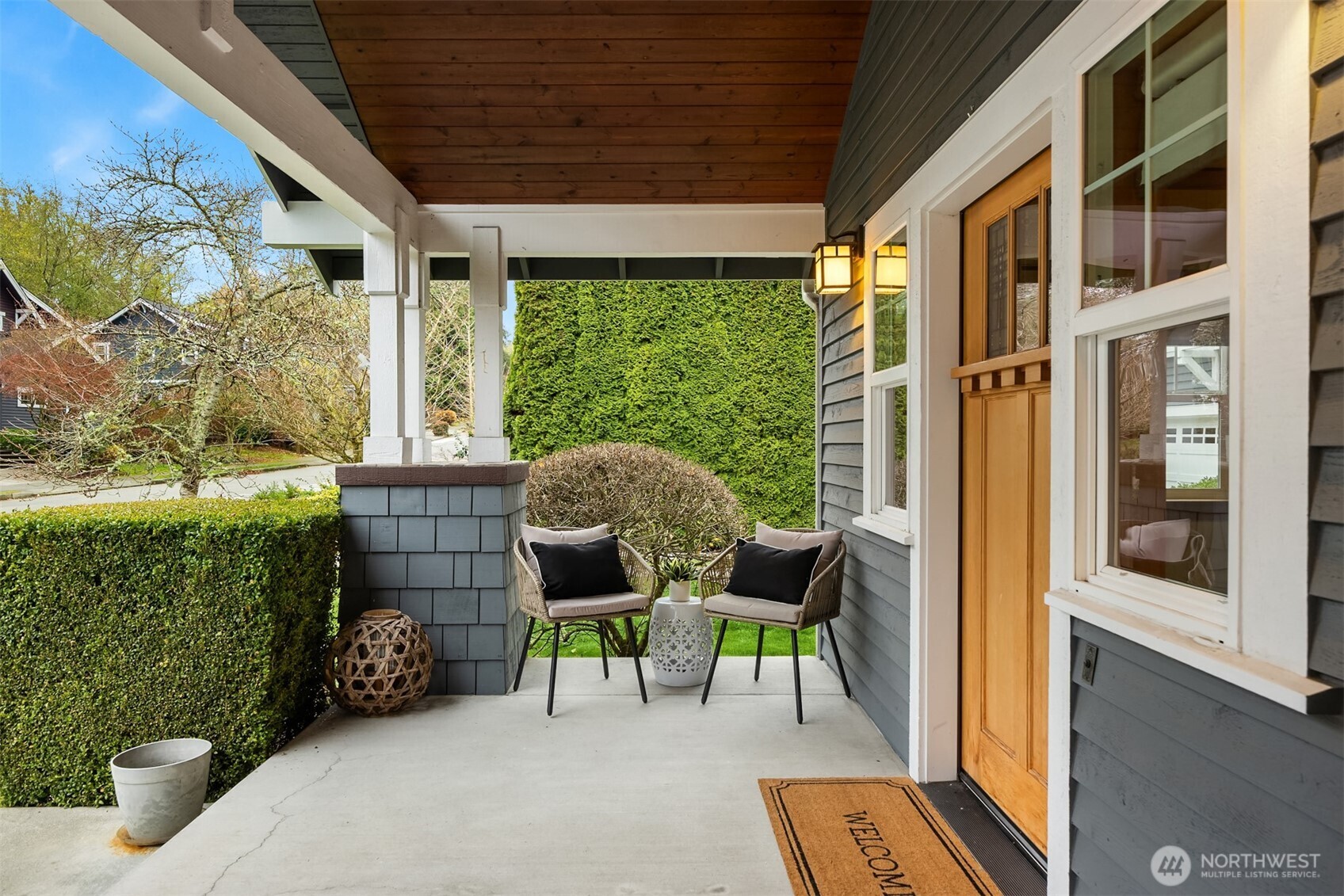 9641 NE North Town Loop