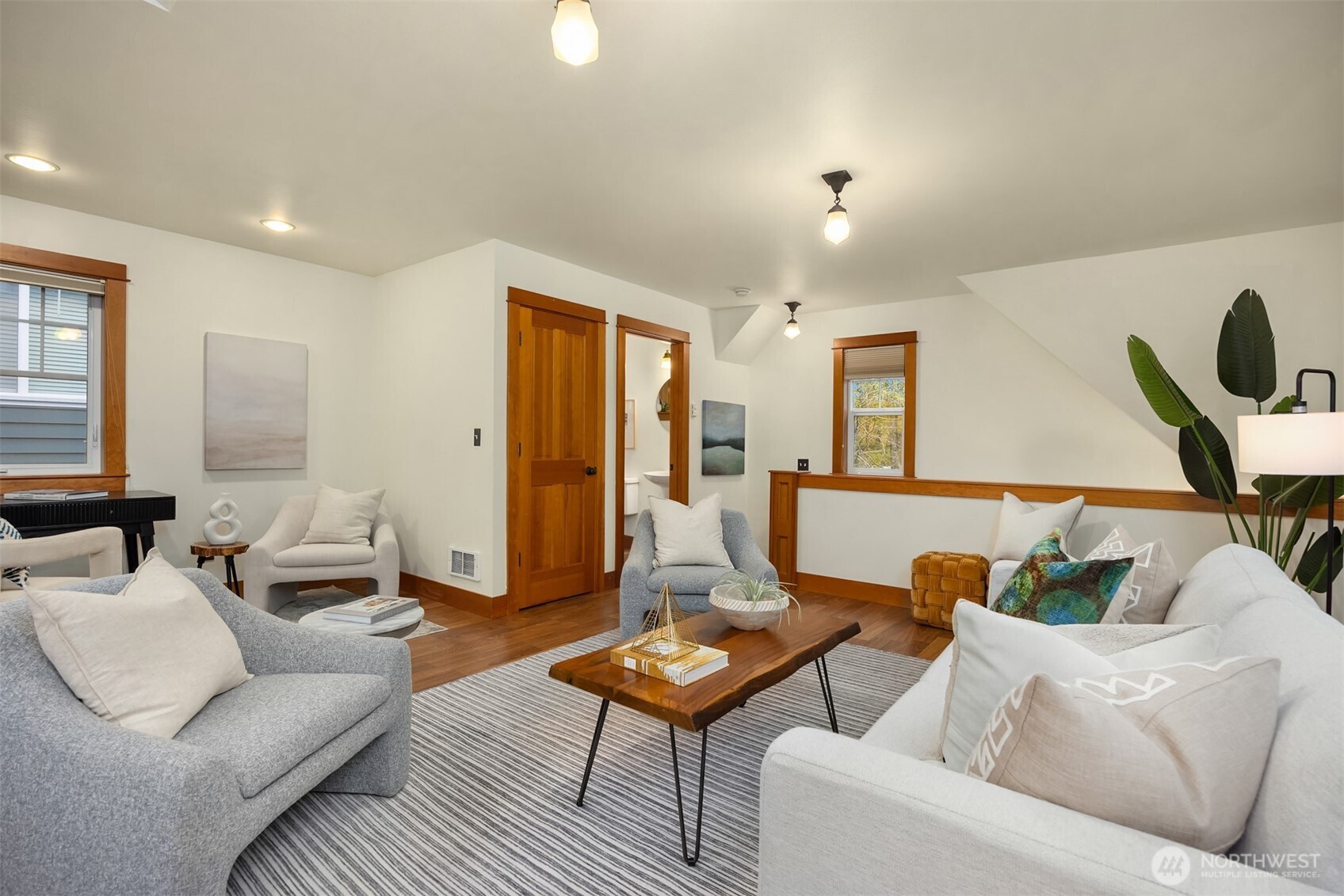 9641 NE North Town Loop