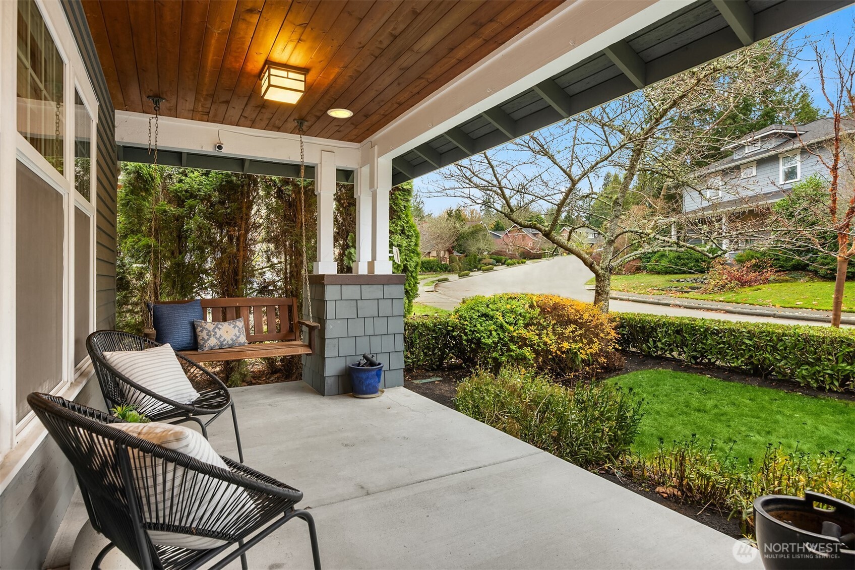 9641 NE North Town Loop