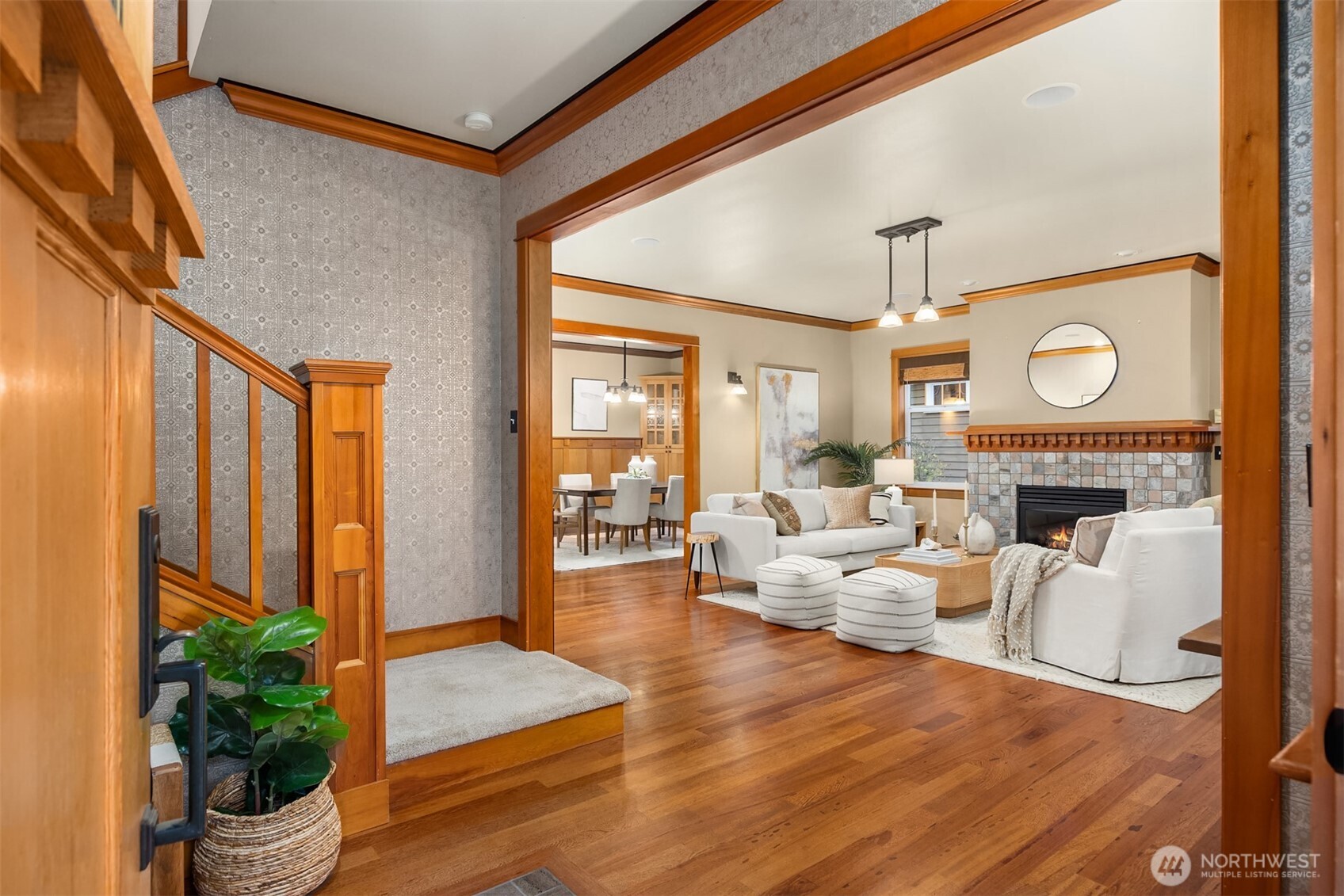 9641 NE North Town Loop