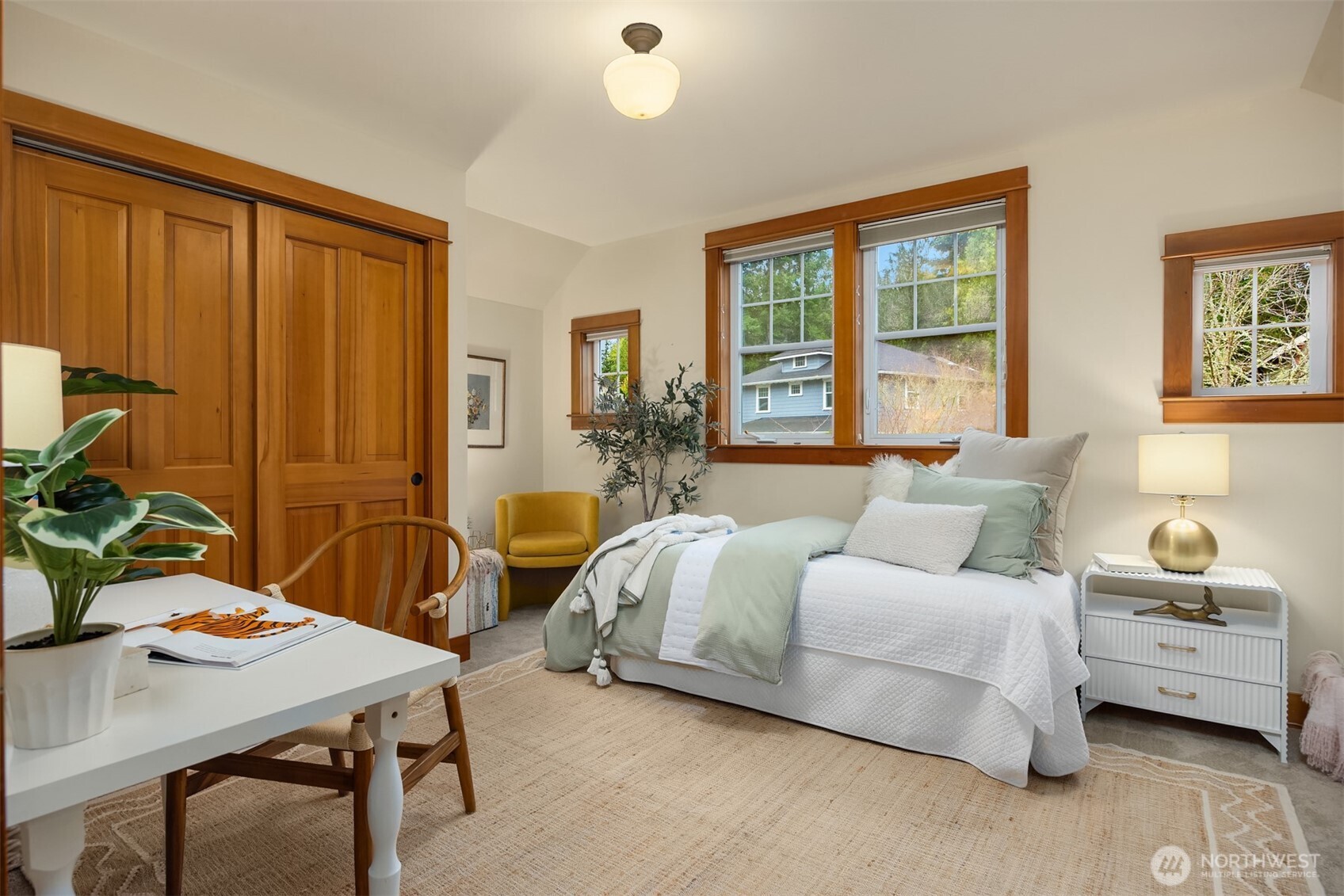 9641 NE North Town Loop