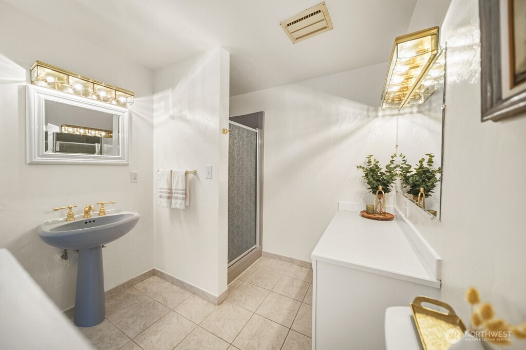 12820 Lake Avenue NW