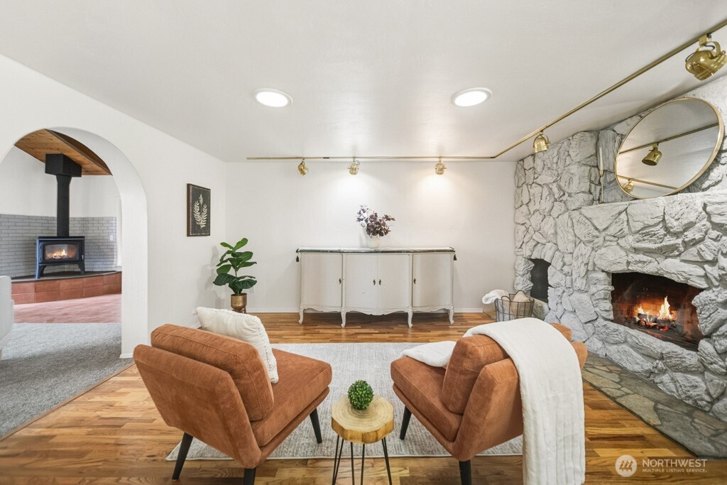 12820 Lake Avenue NW