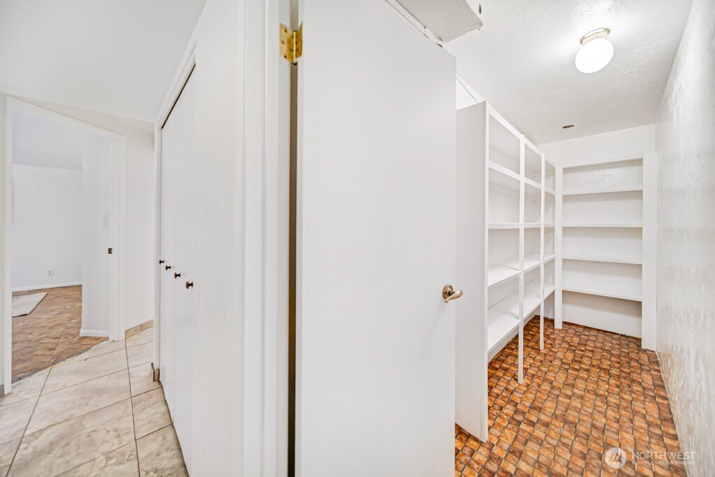 12820 Lake Avenue NW