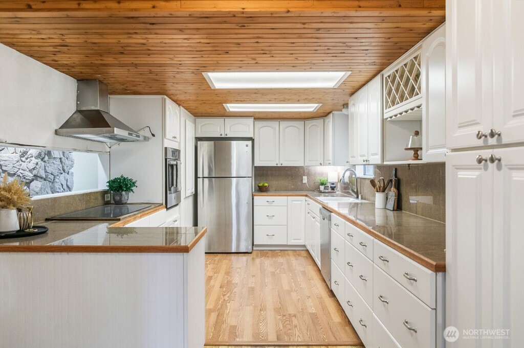 12820 Lake Avenue NW