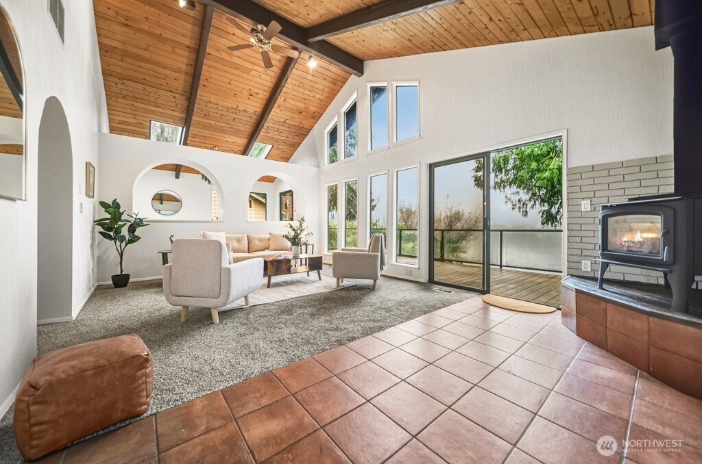 12820 Lake Avenue NW