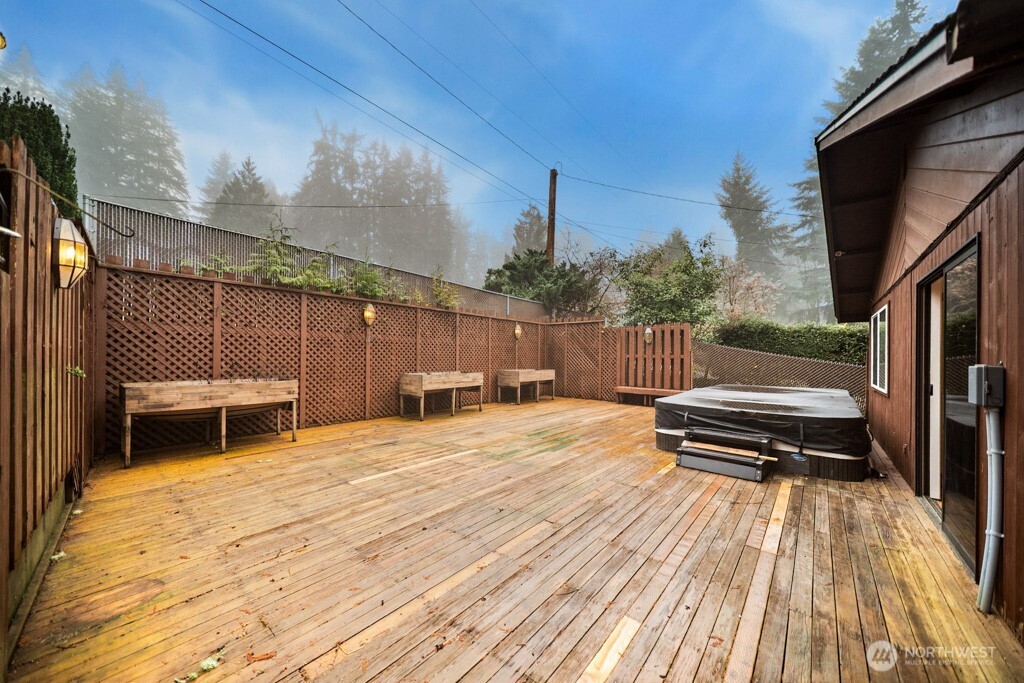 12820 Lake Avenue NW