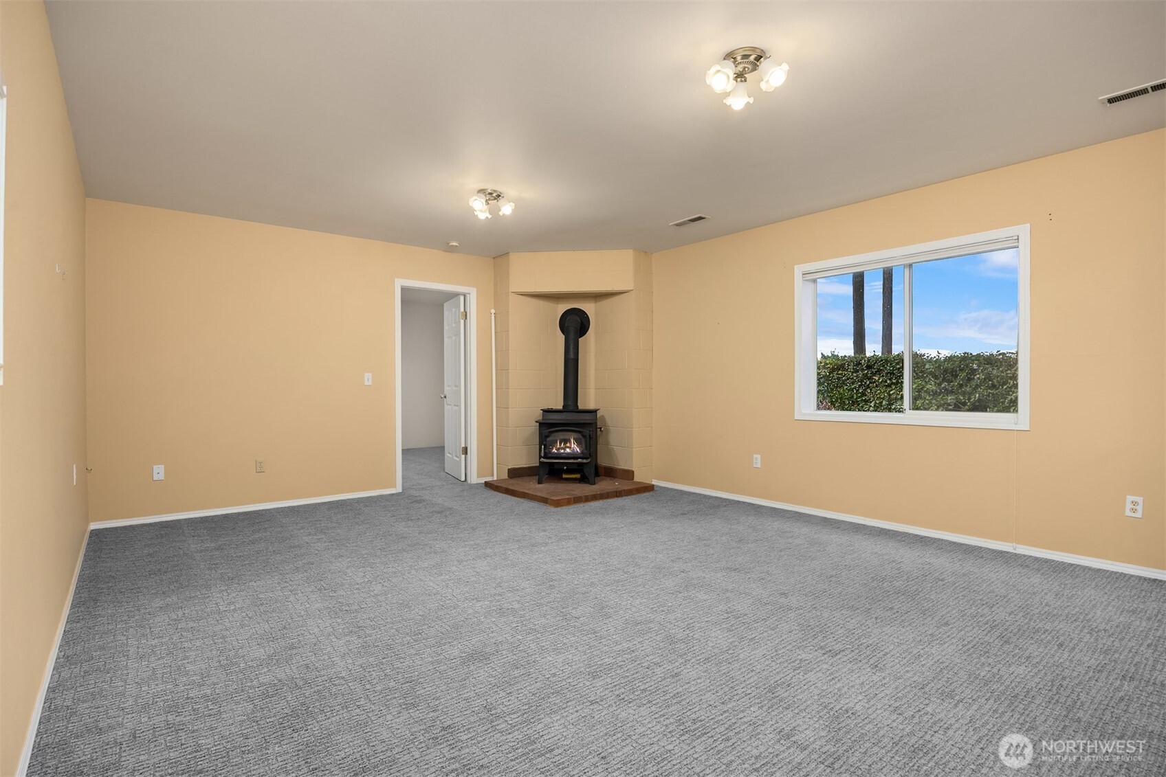 15985 Lindsey Lane NE