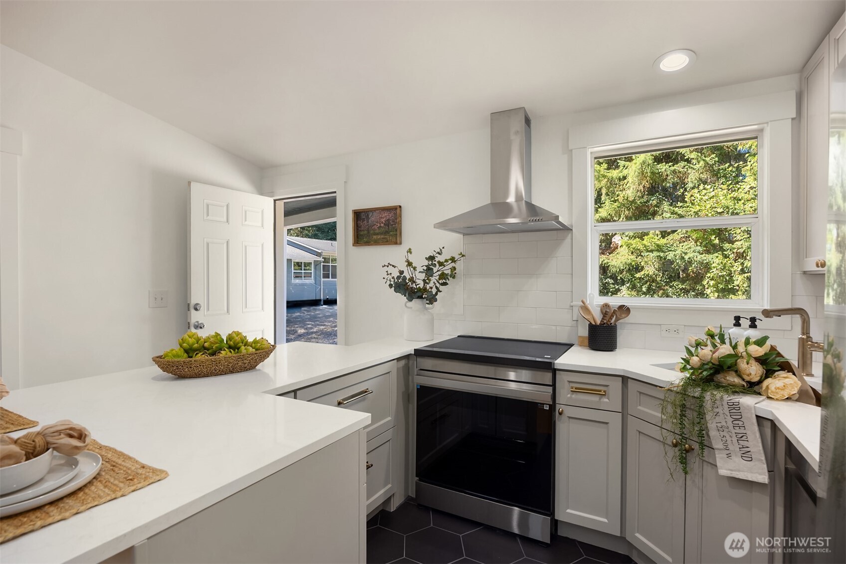 1574 NE Park View Drive Unit: 1