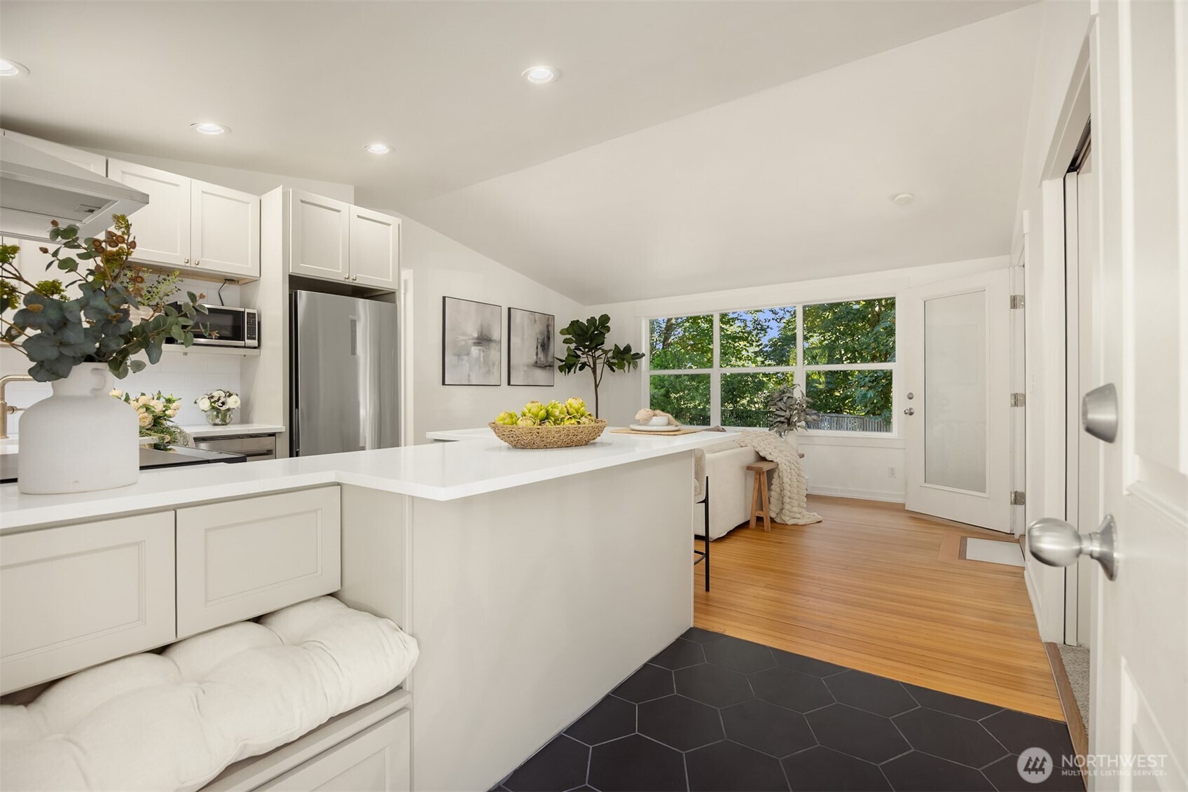 1574 NE Park View Drive Unit: 1