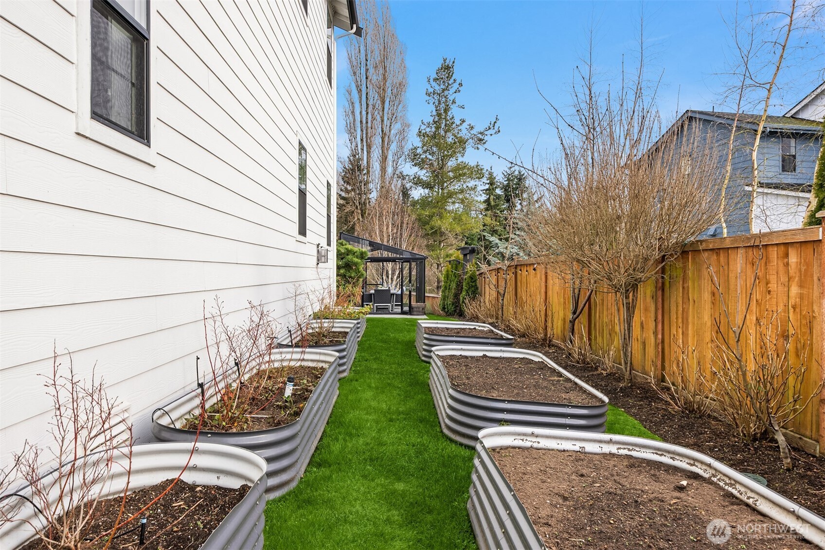 8711 NE Winslow Grove Court