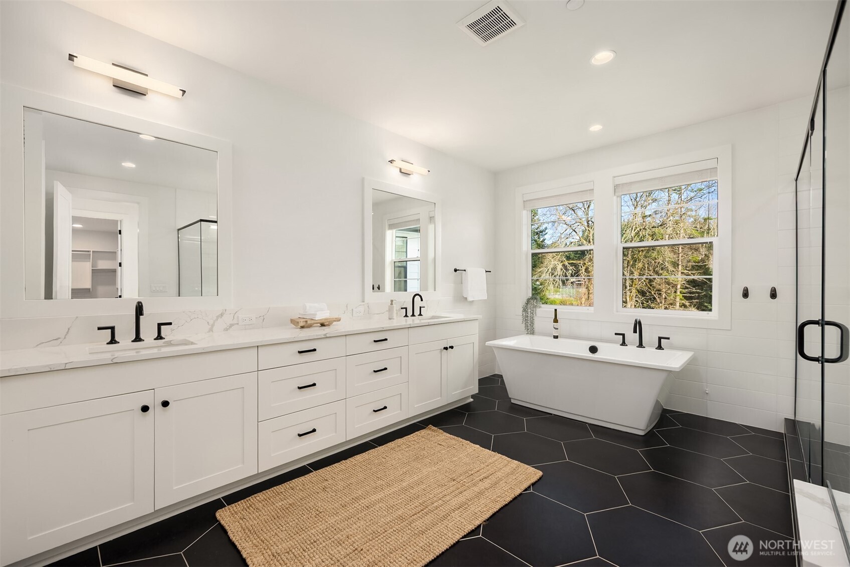 8711 NE Winslow Grove Court