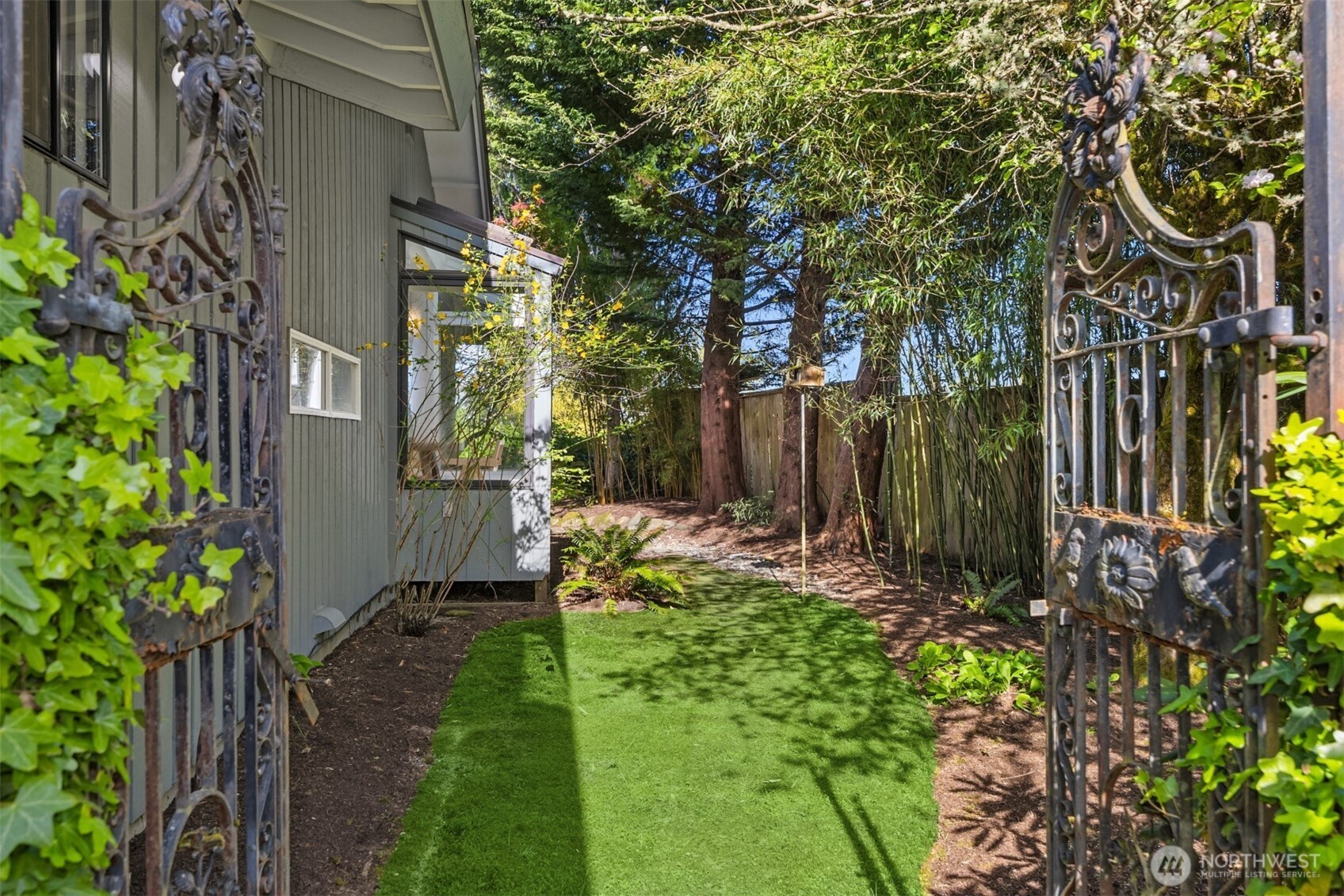 10700 NE Broomgerrie Road