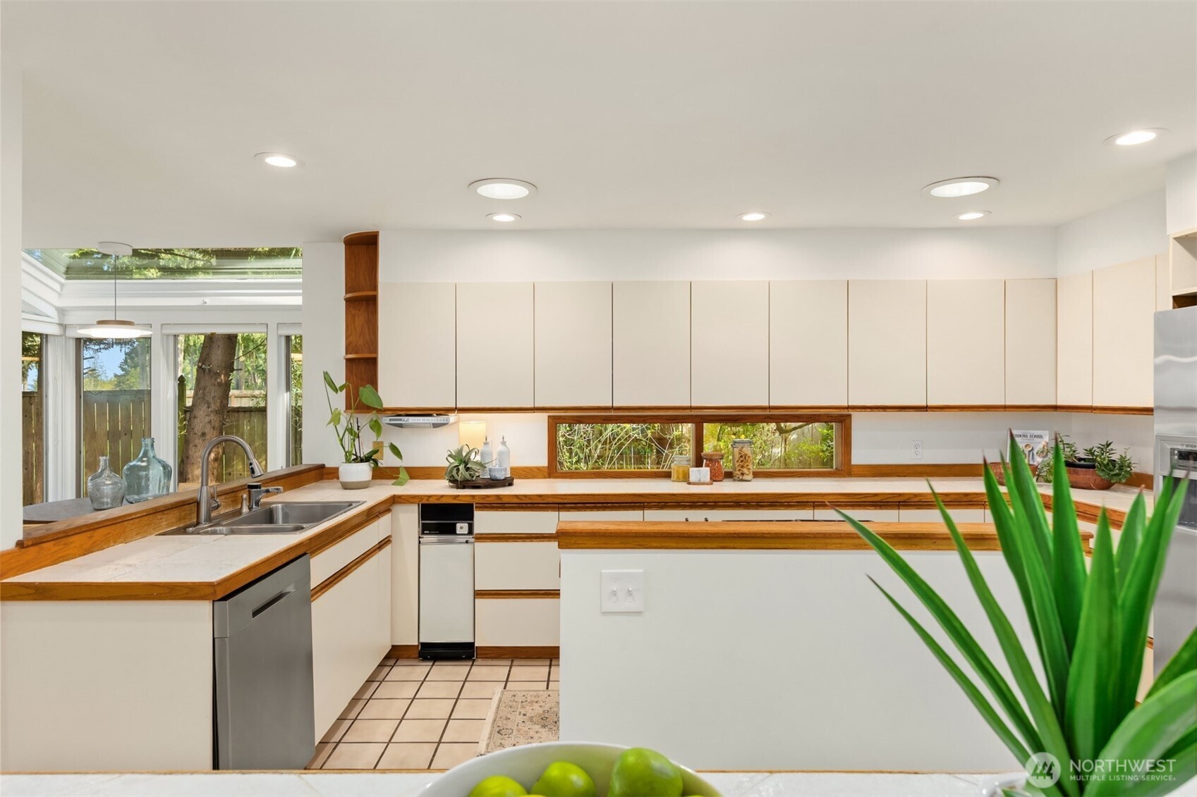 10700 NE Broomgerrie Road