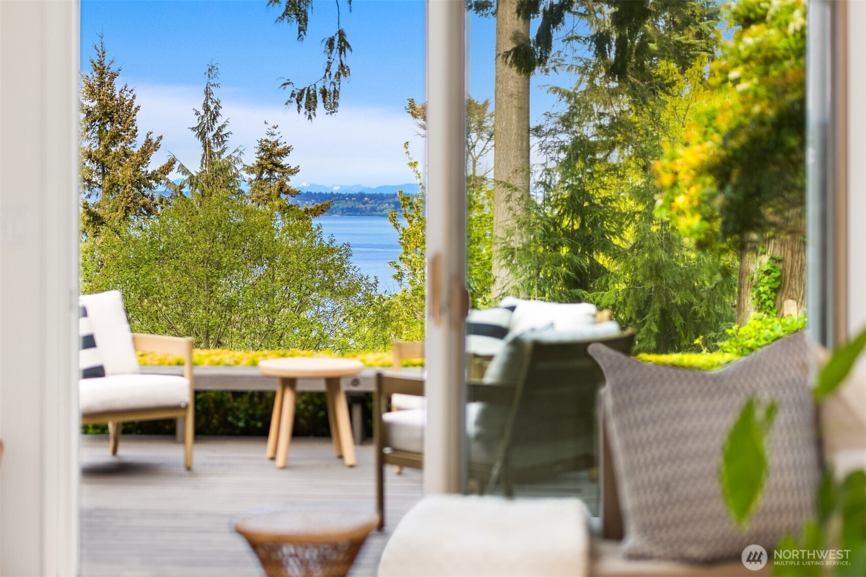 10700 NE Broomgerrie Road