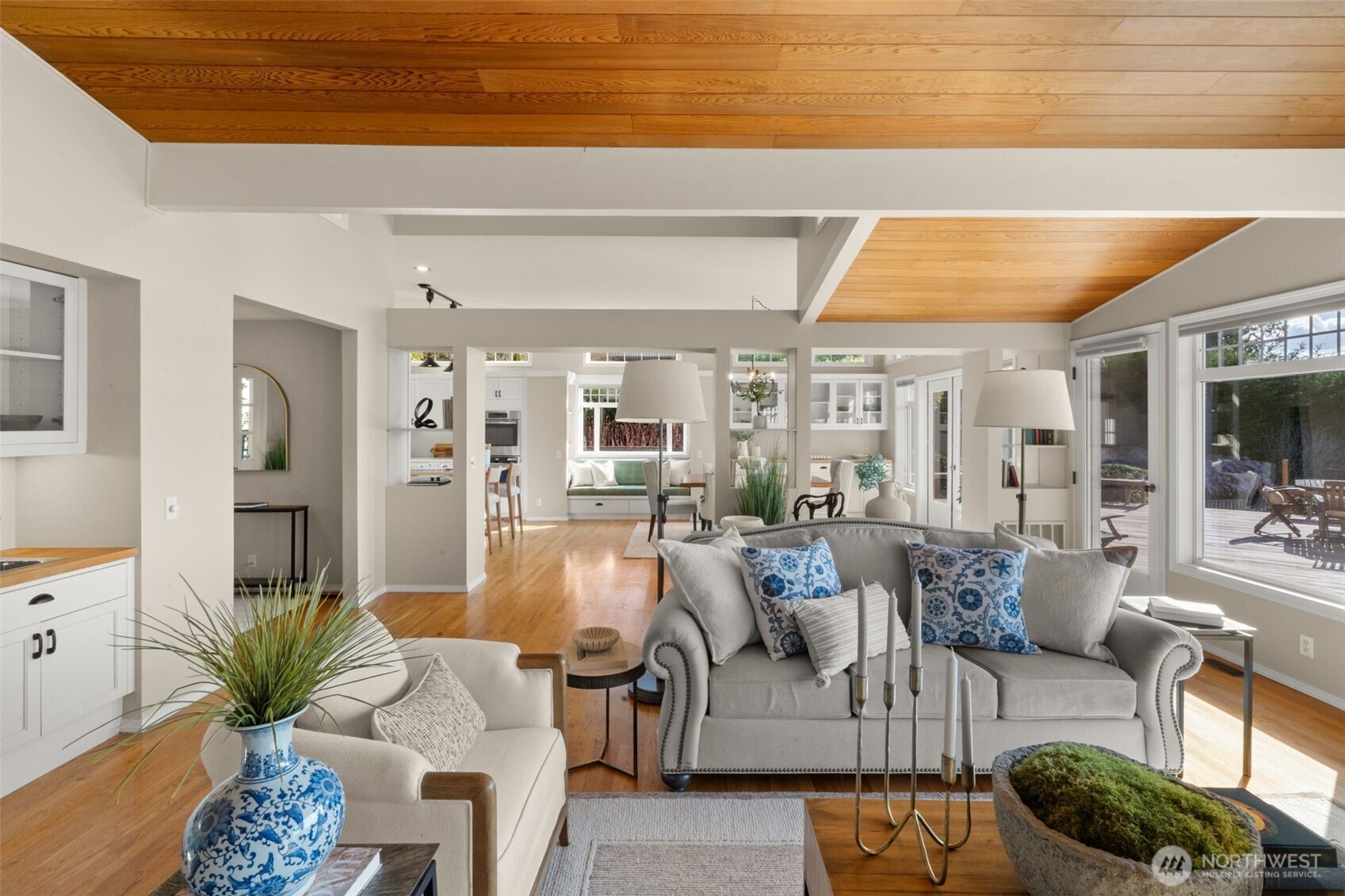 14735 Henderson Road NE