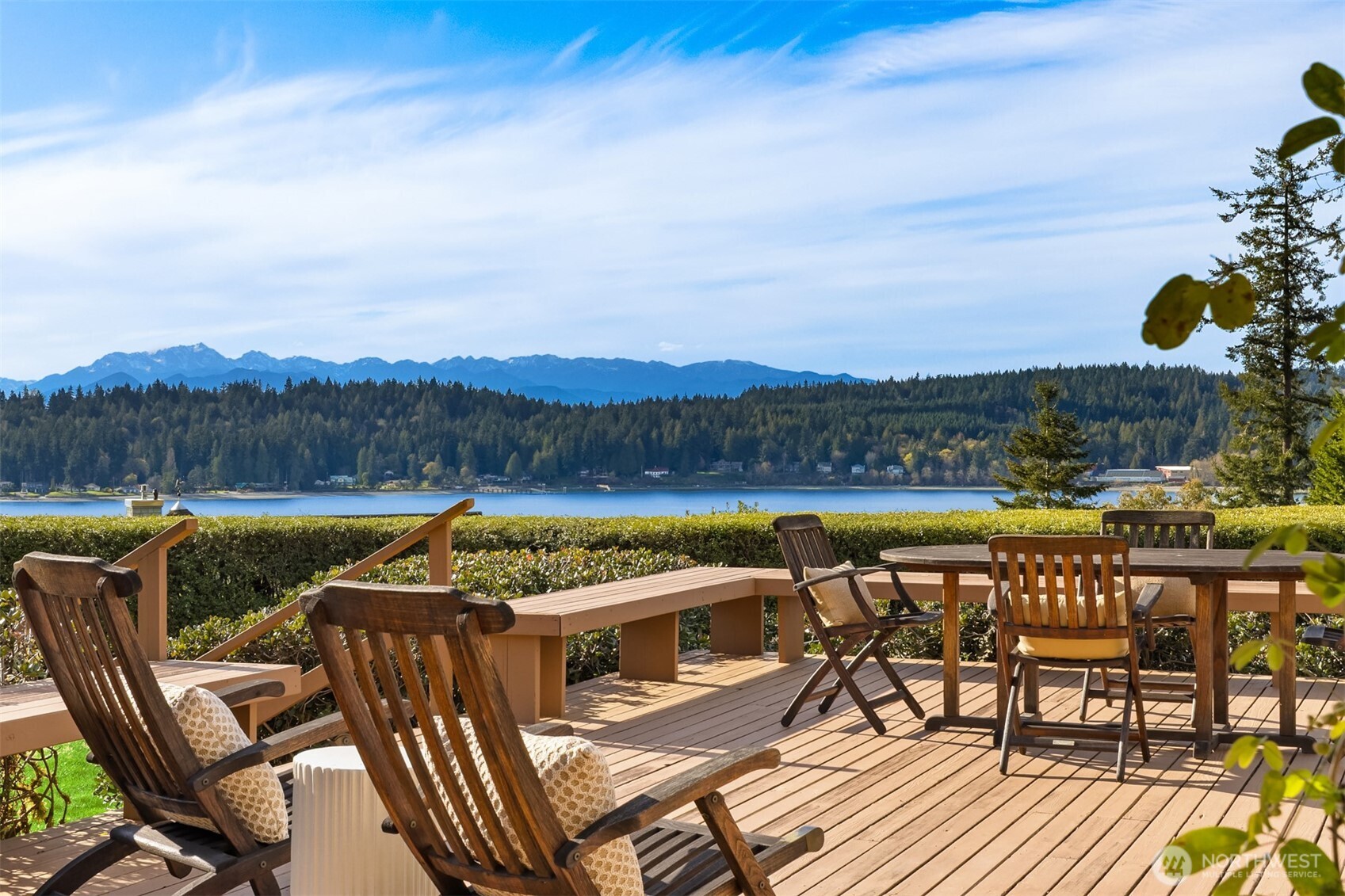 14735 Henderson Road NE