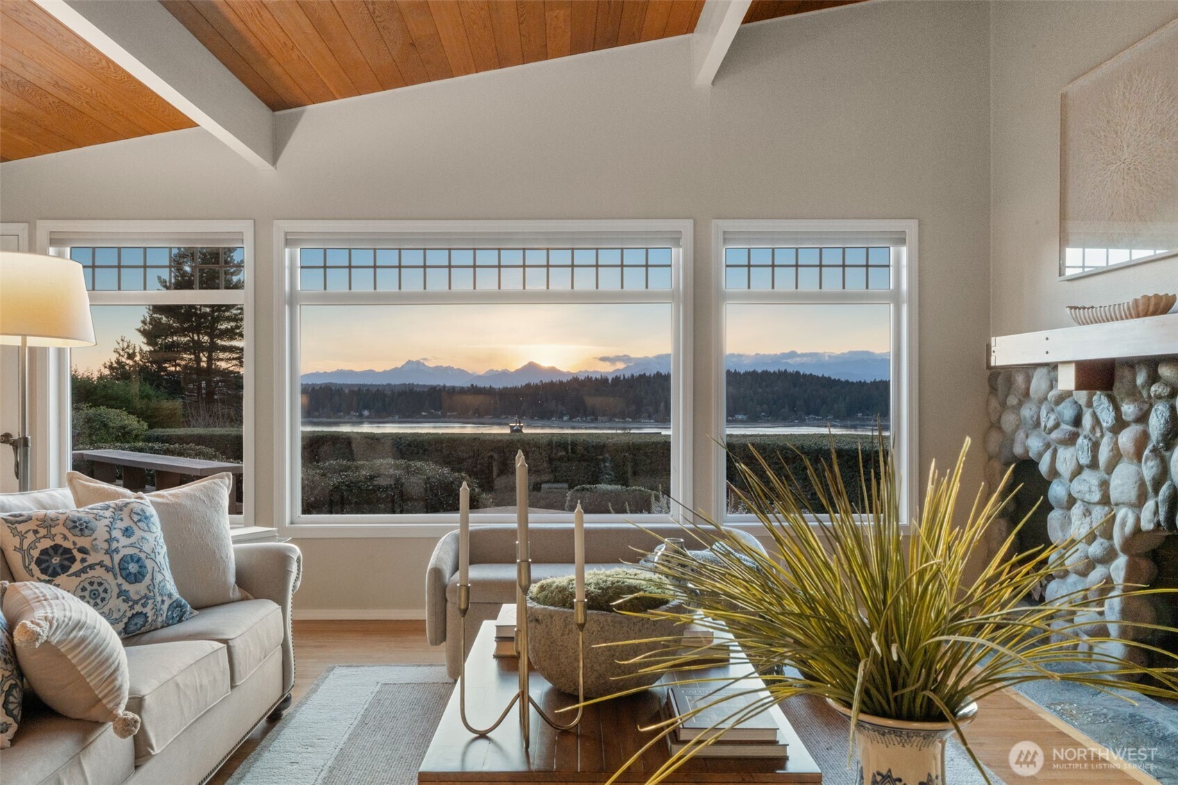 14735 Henderson Road NE