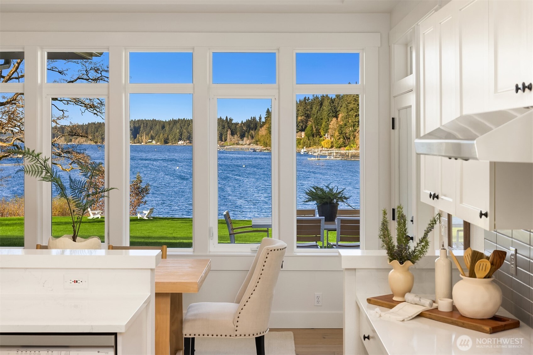 10478 Arrow Point Drive NE