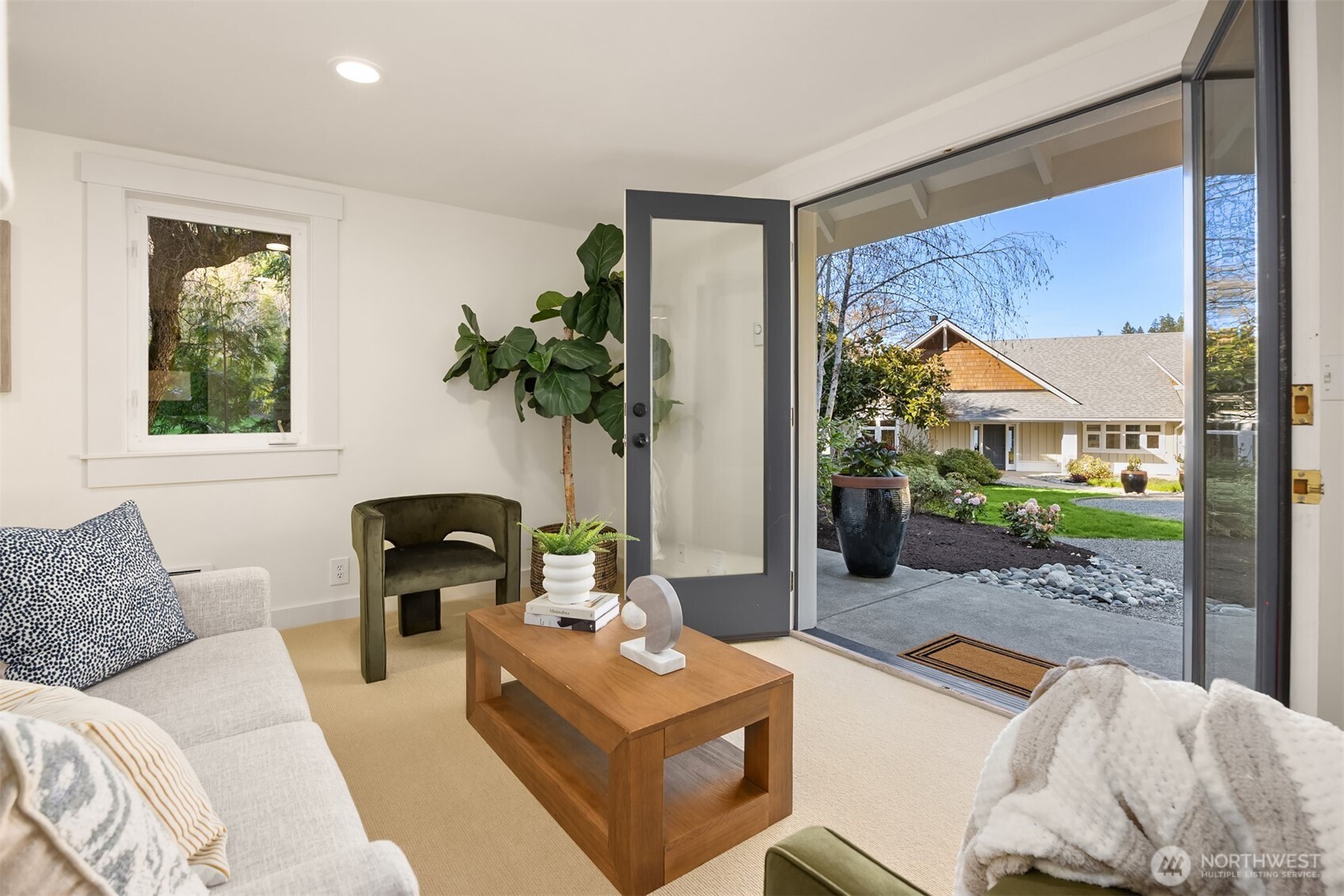 10478 Arrow Point Drive NE