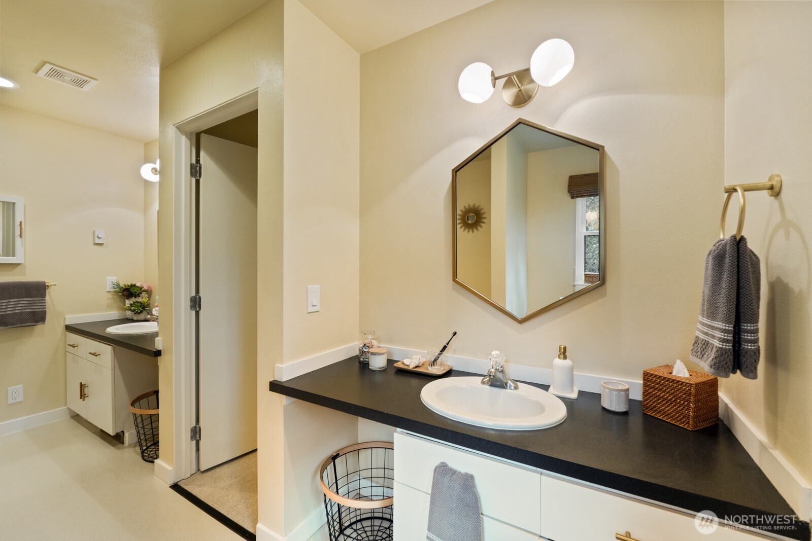 10368 NE Sunrose Lane