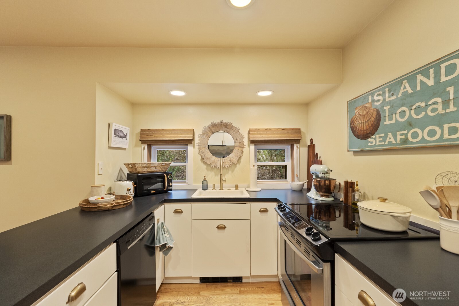 10368 NE Sunrose Lane