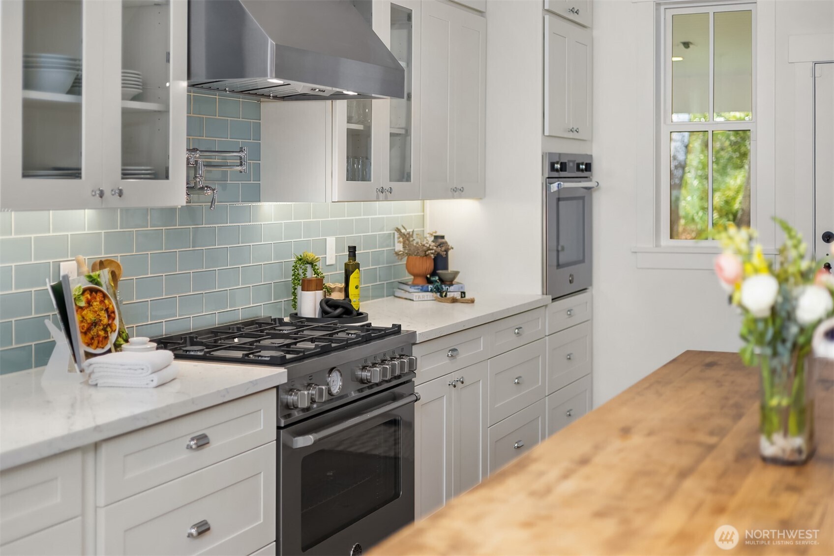 10717 NE Manitou Park Boulevard