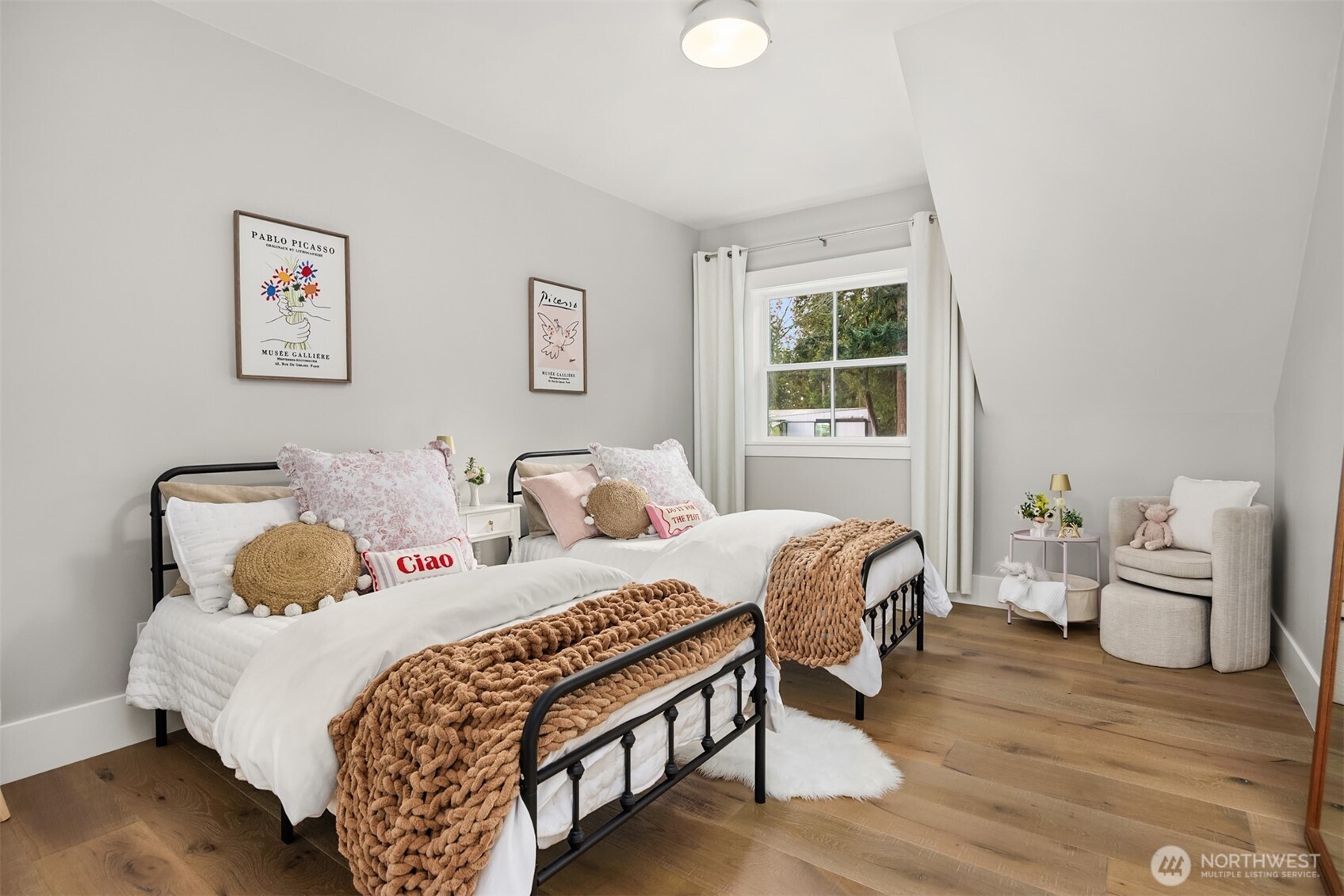 10717 NE Manitou Park Boulevard