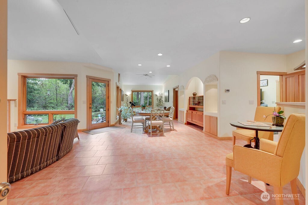 33 Westridge Court