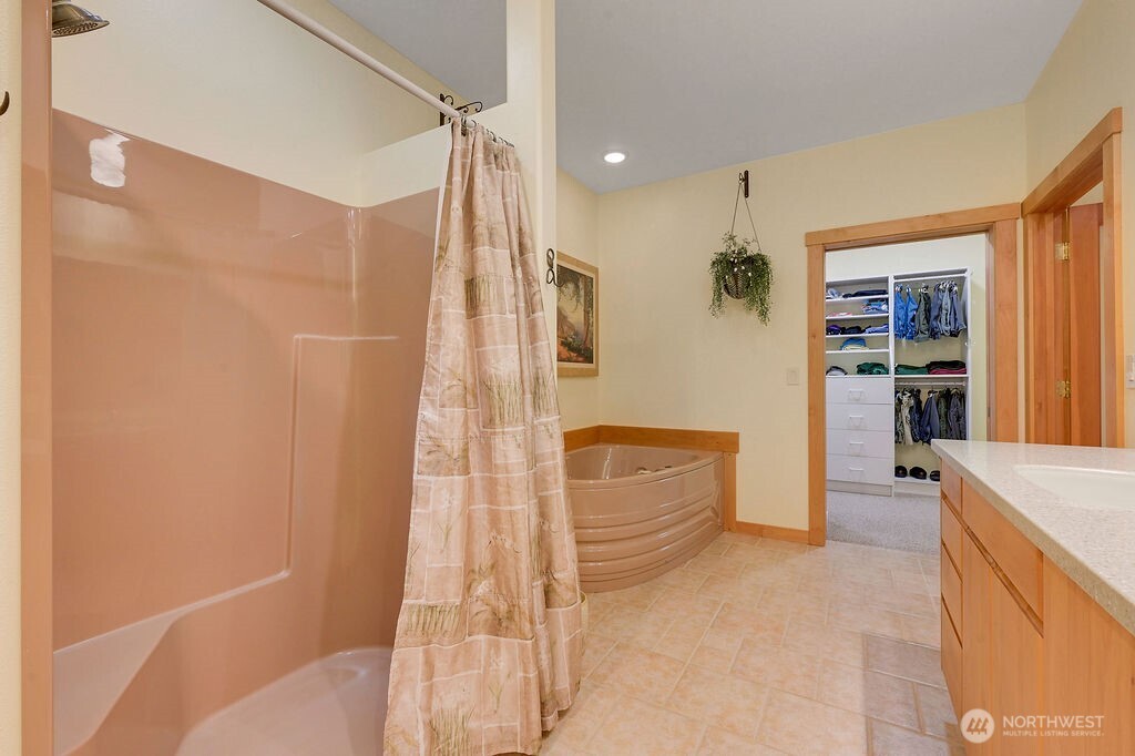 33 Westridge Court