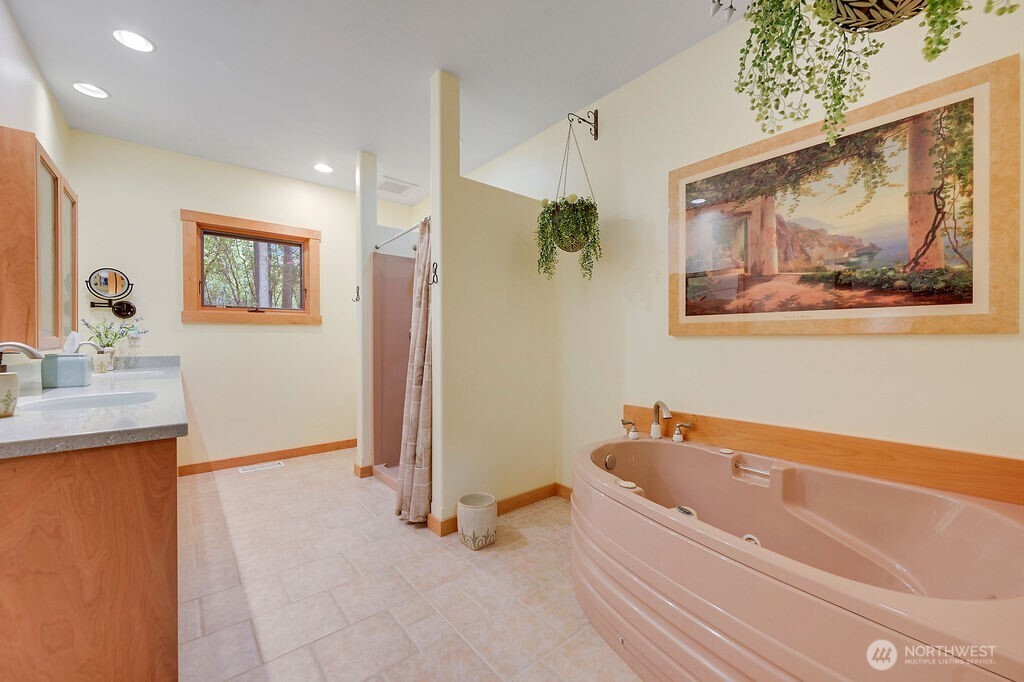 33 Westridge Court