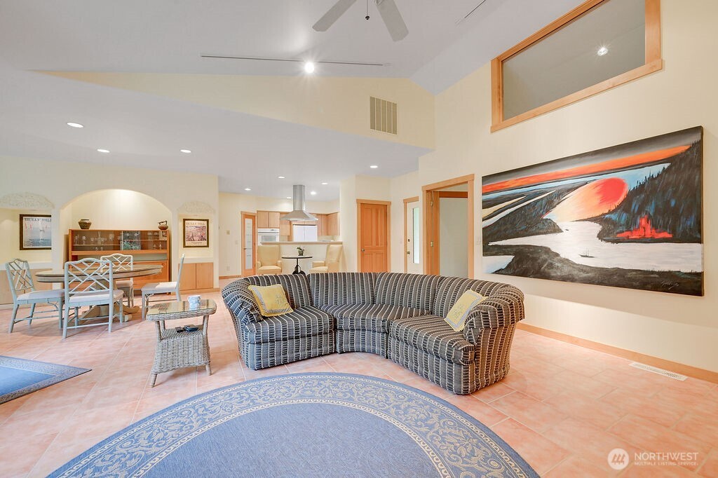 33 Westridge Court