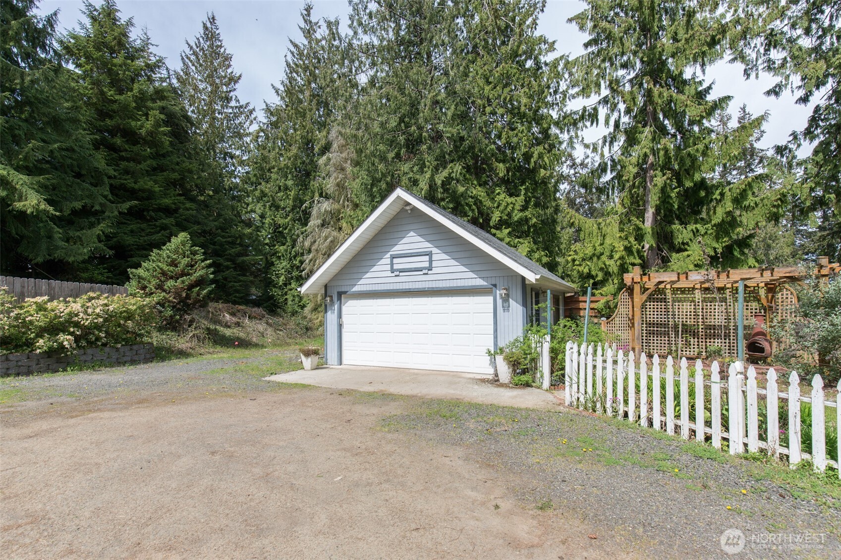 31 Salal Way