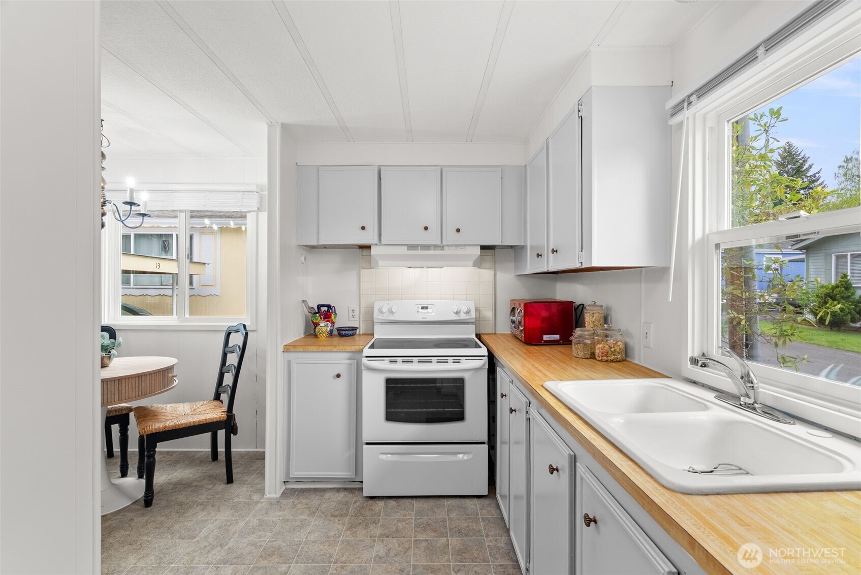 600 NE Lincoln Road Unit: 14