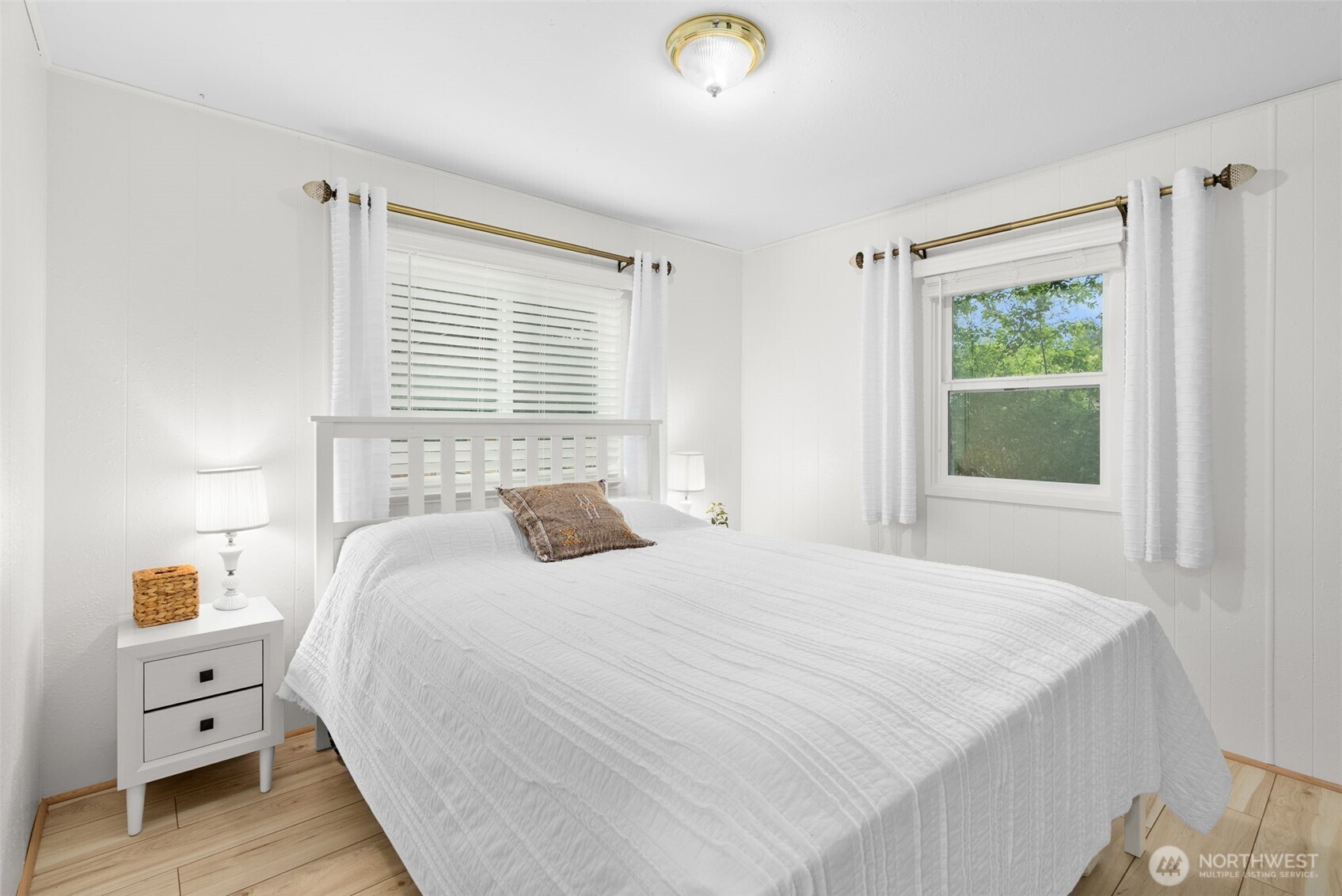600 NE Lincoln Road Unit: 14