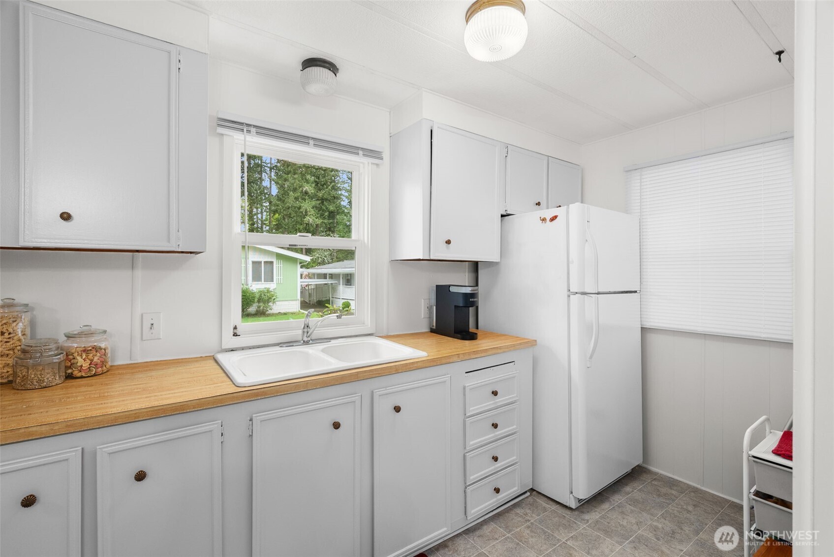 600 NE Lincoln Road Unit: 14