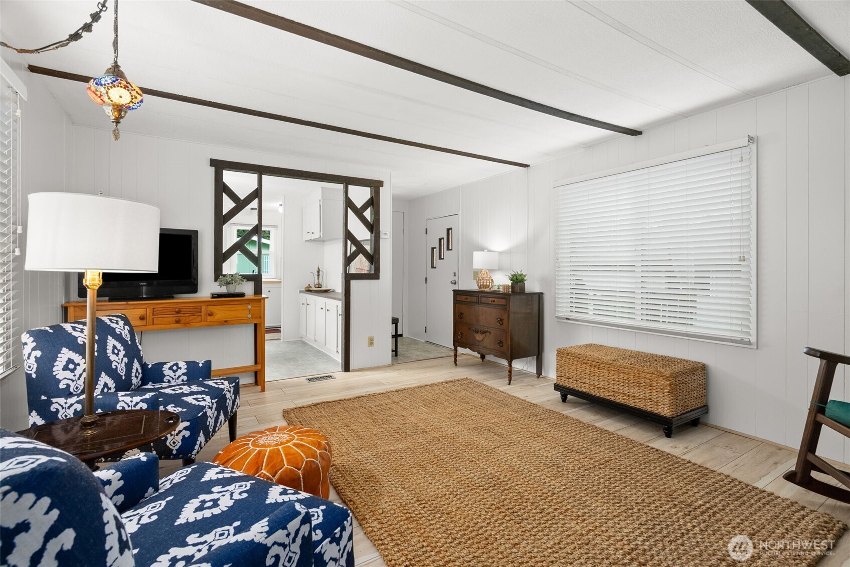 600 NE Lincoln Road Unit: 14
