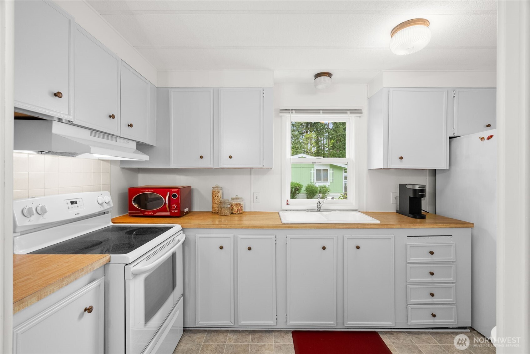600 NE Lincoln Road Unit: 14