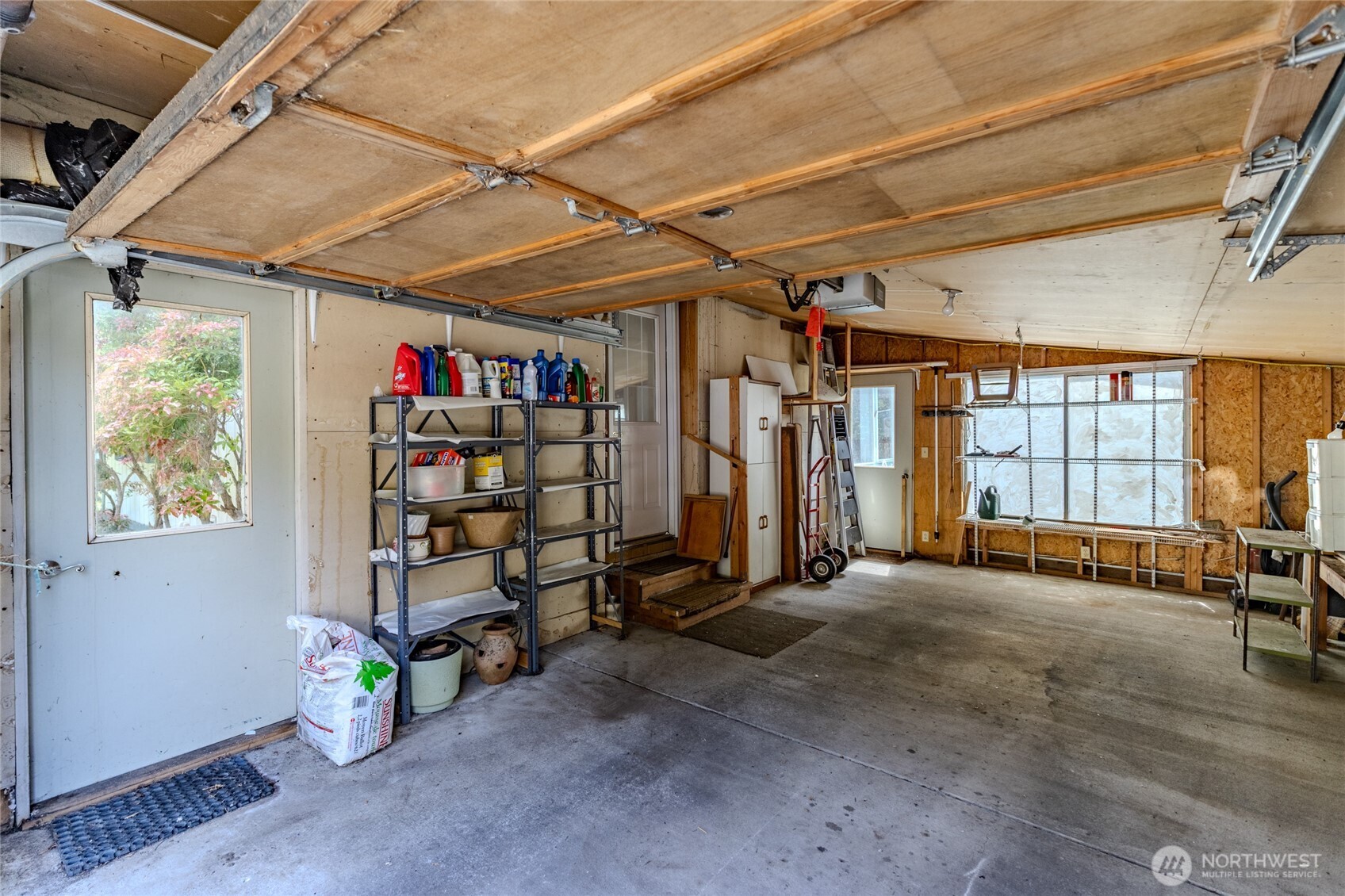 2119 Victoria Avenue