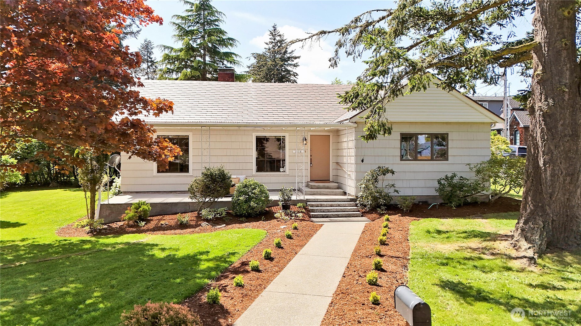 1635 Madison