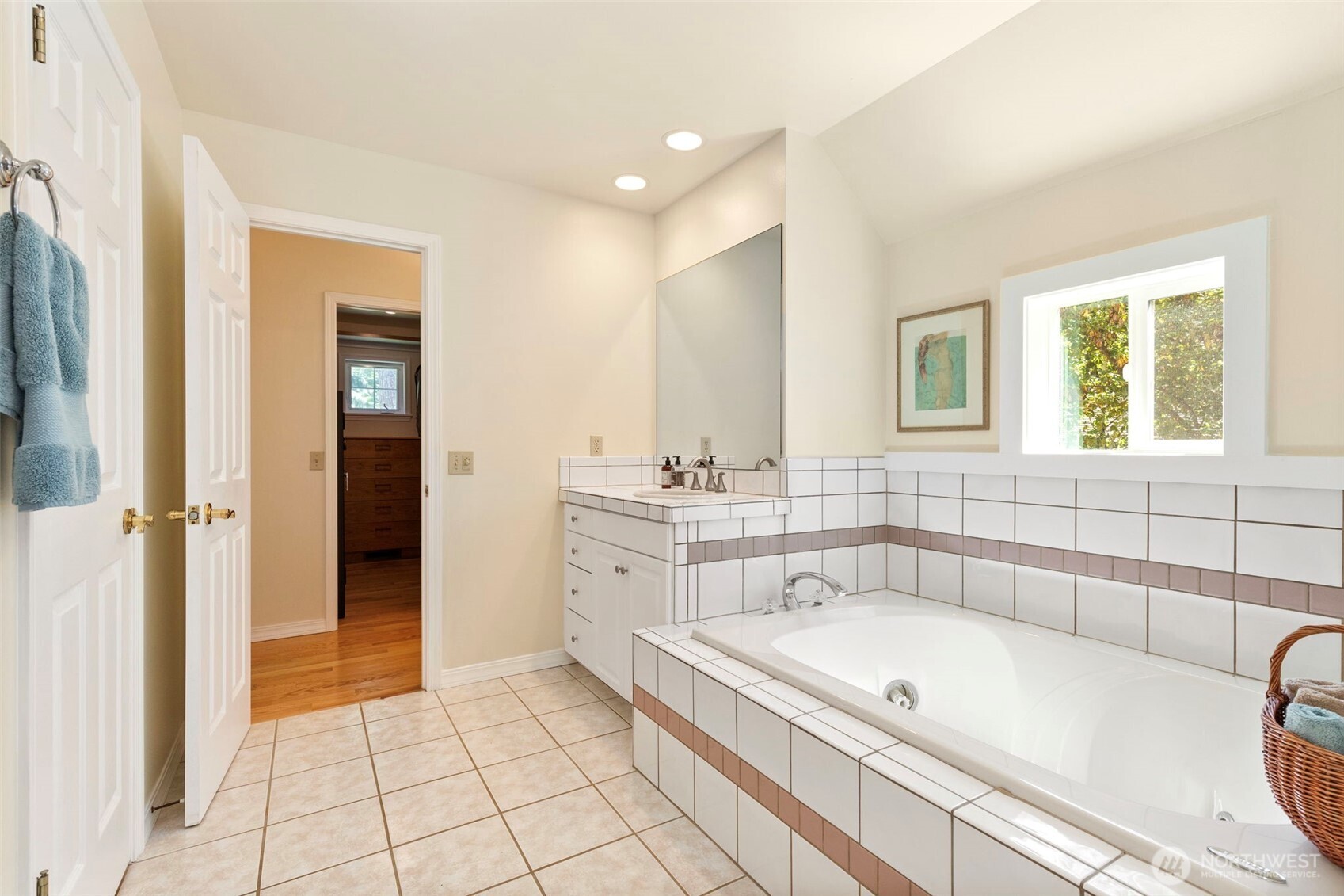 203 Baycliff Drive