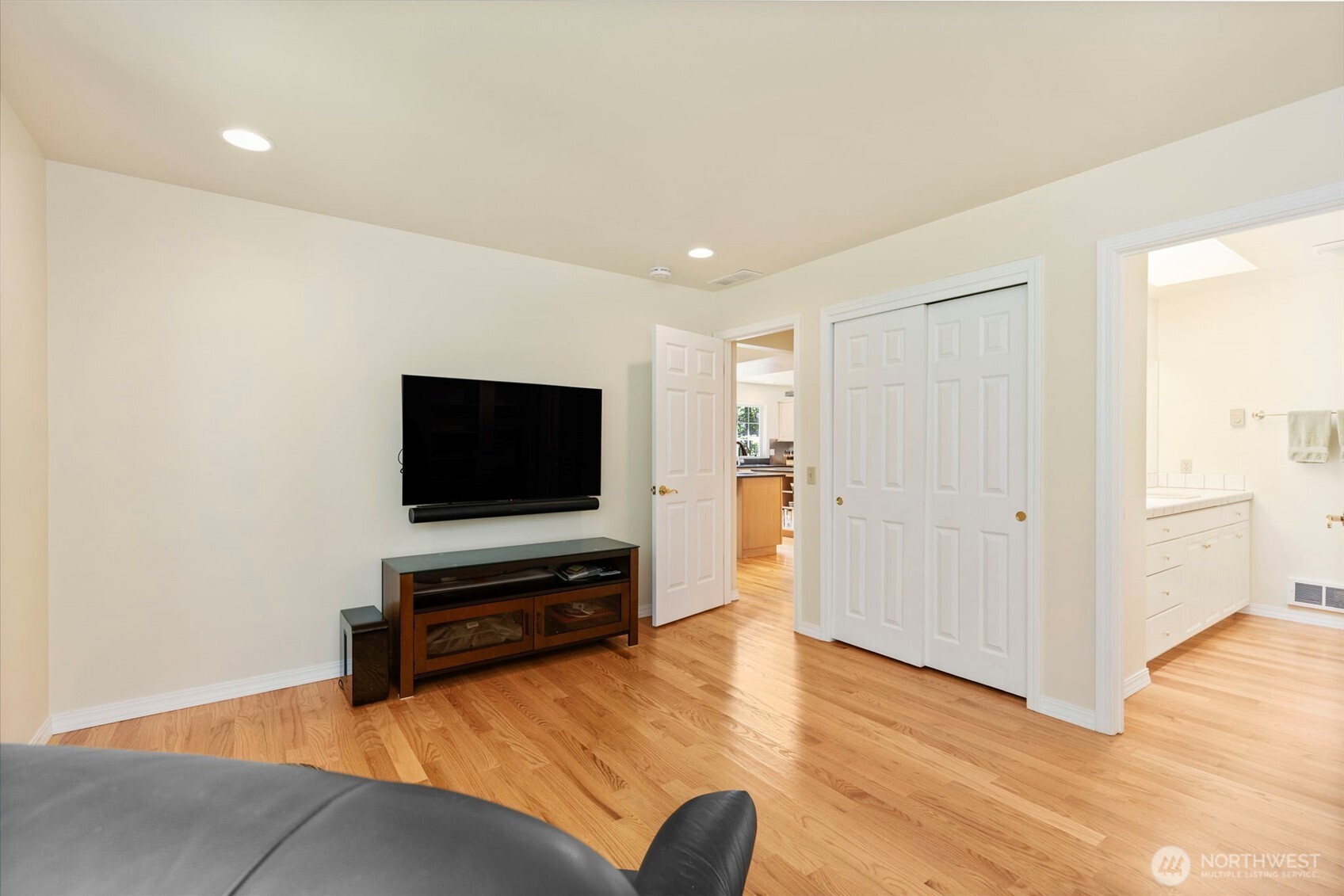 203 Baycliff Drive