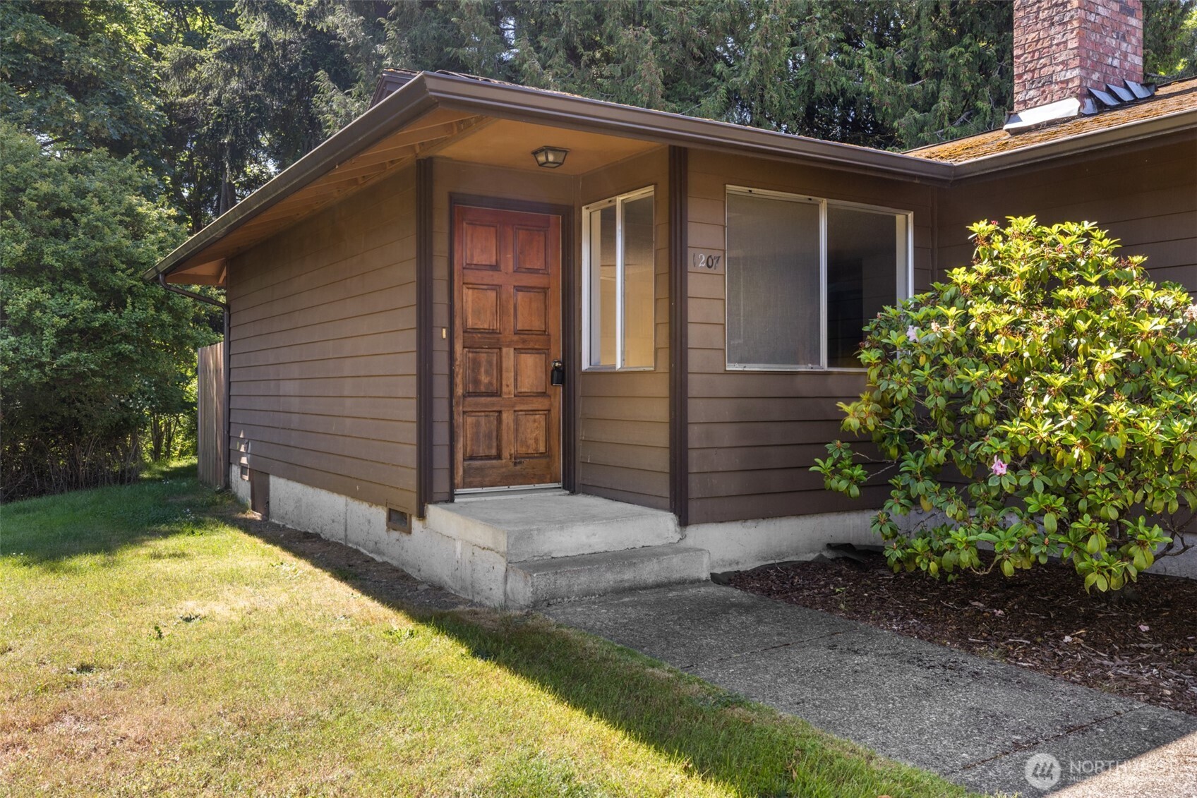 1207 1209 S Pine Street Unit: 1209